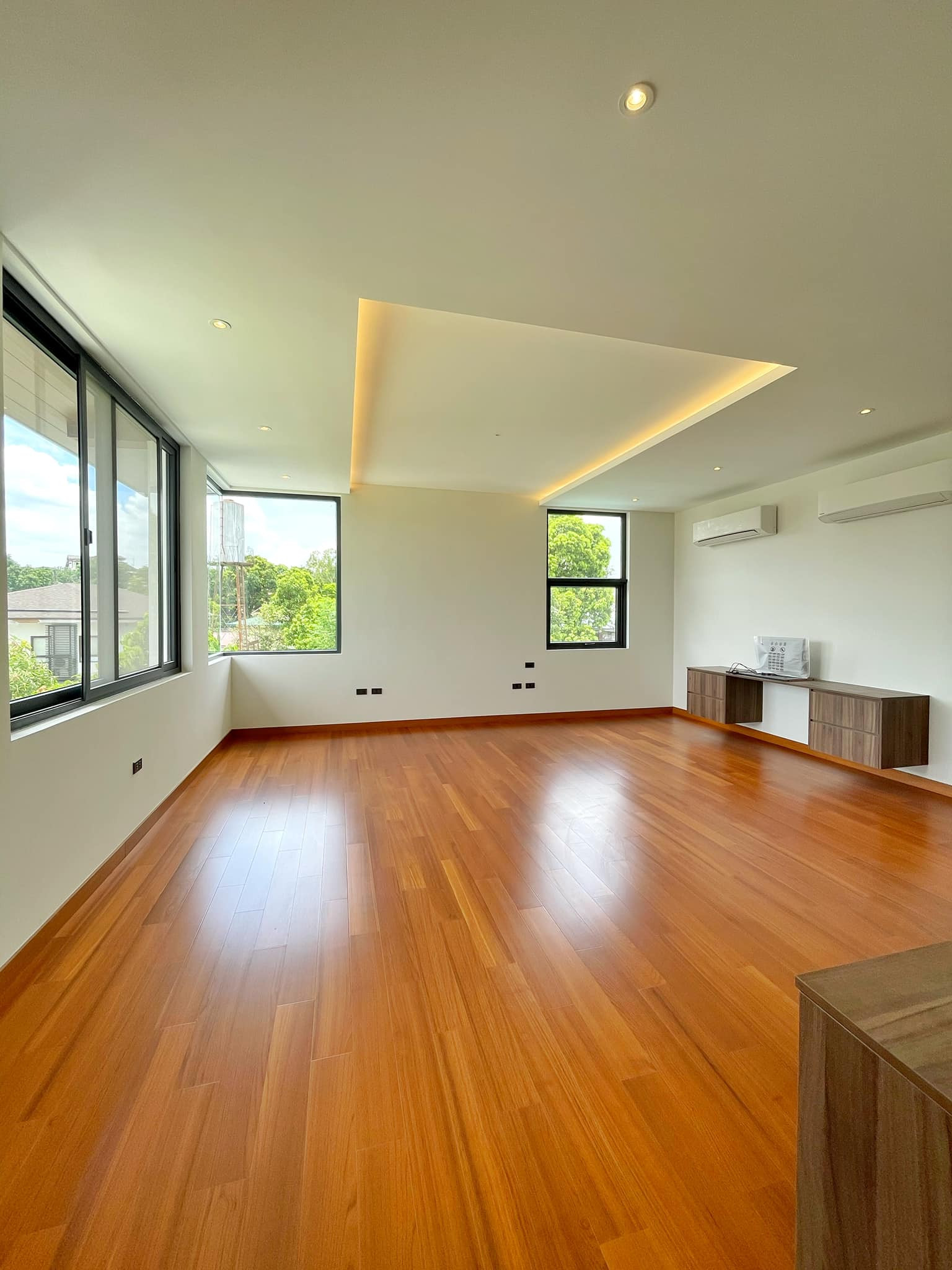 Brand New Modern Semi-Furnished House w/ Swimming pool photo 5