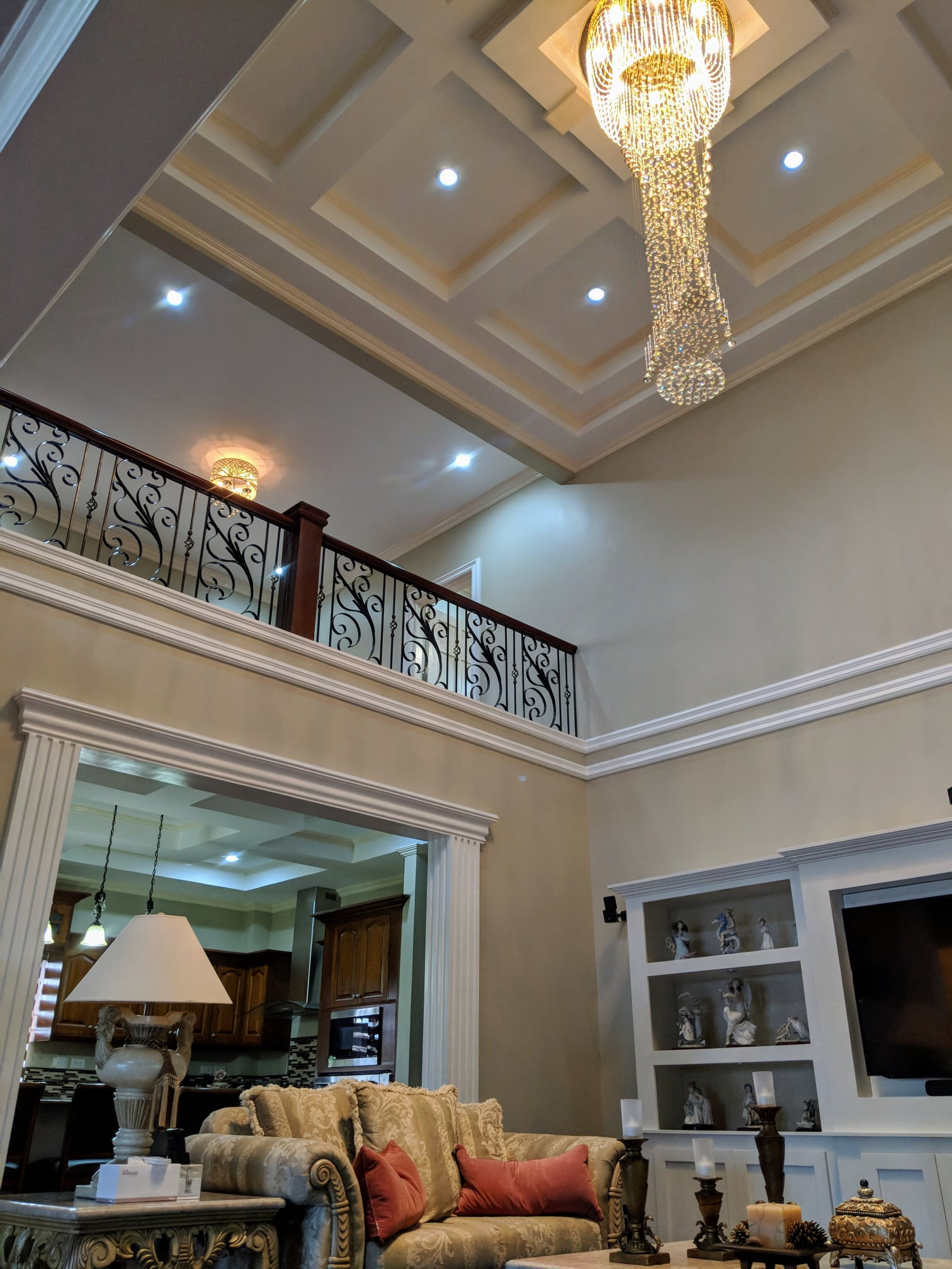 A Spectacular almost New House in Mabalacat photo 4