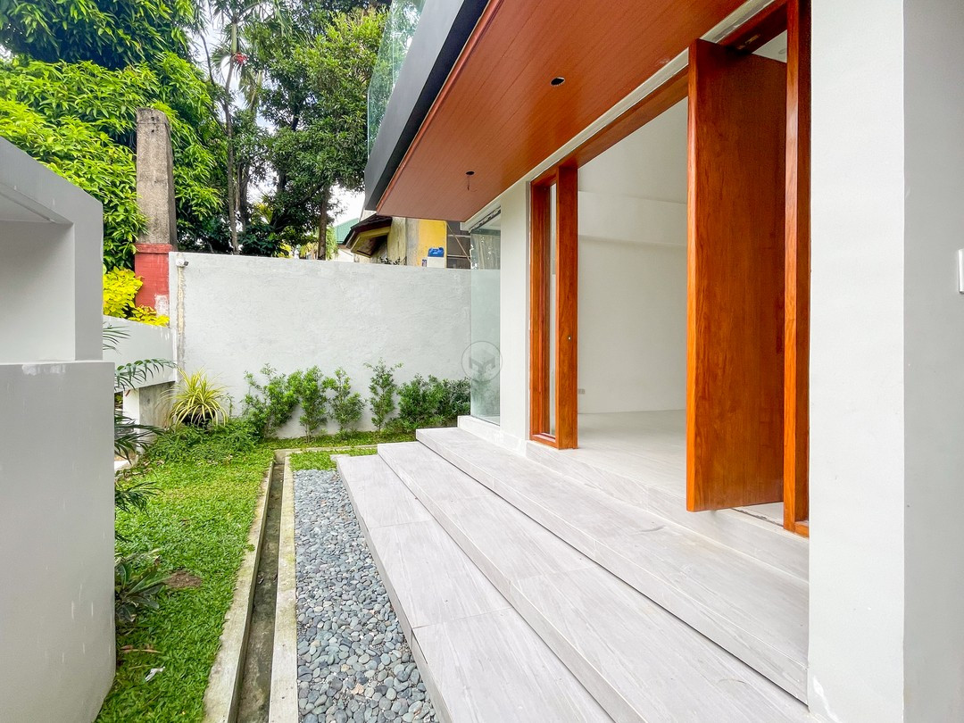 Stately Sparkling House and Lot for Sale in Filinvest 1, Quezon City photo 2