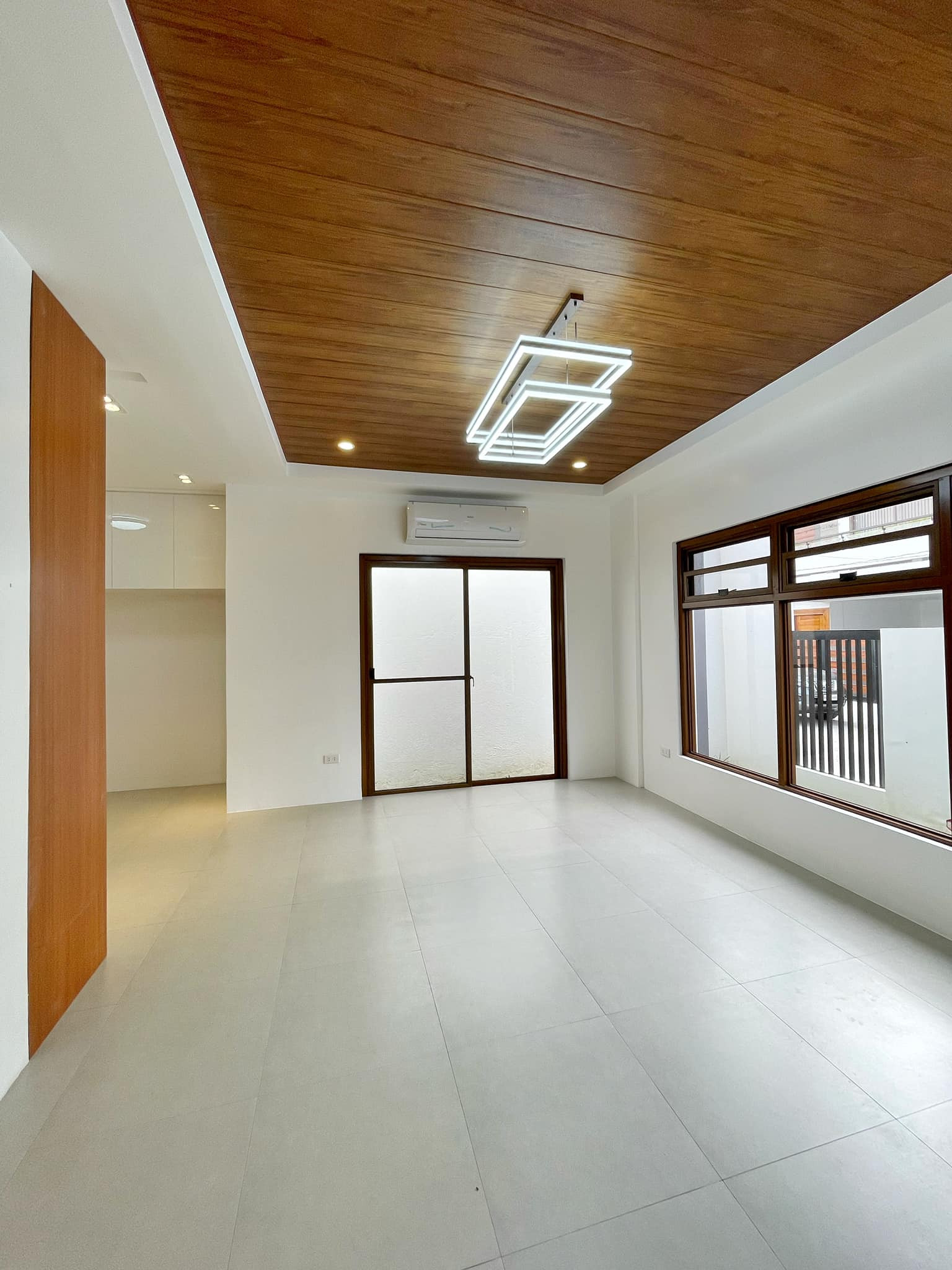 Brand New Modern Corner House w/ Pool for Sale in Greenwoods Executive Village photo 5