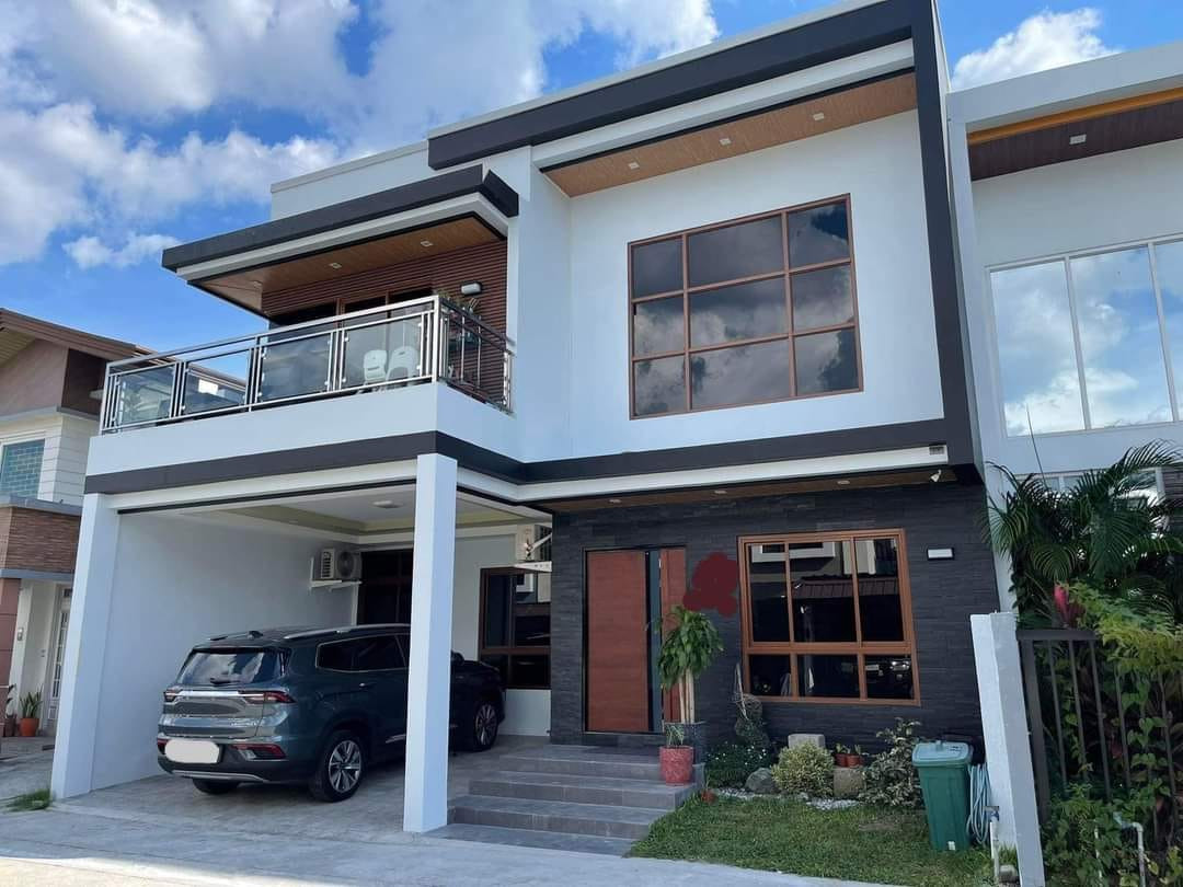 This modern and luxurious home photo 1