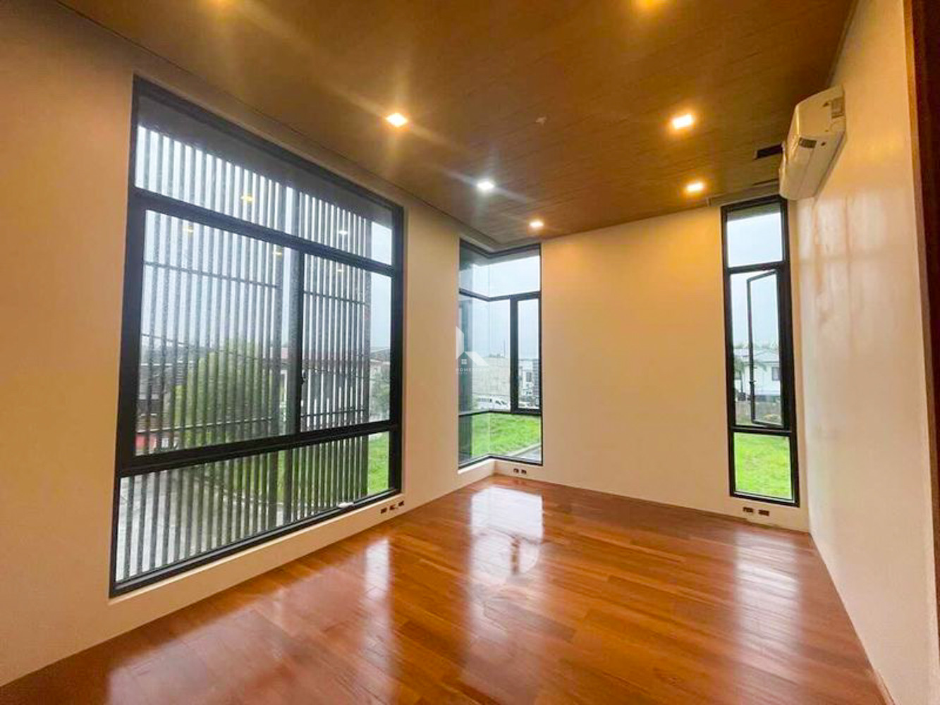 Newly Built 2 Storey Designer Home for Sale in La Miranda Royale photo 4