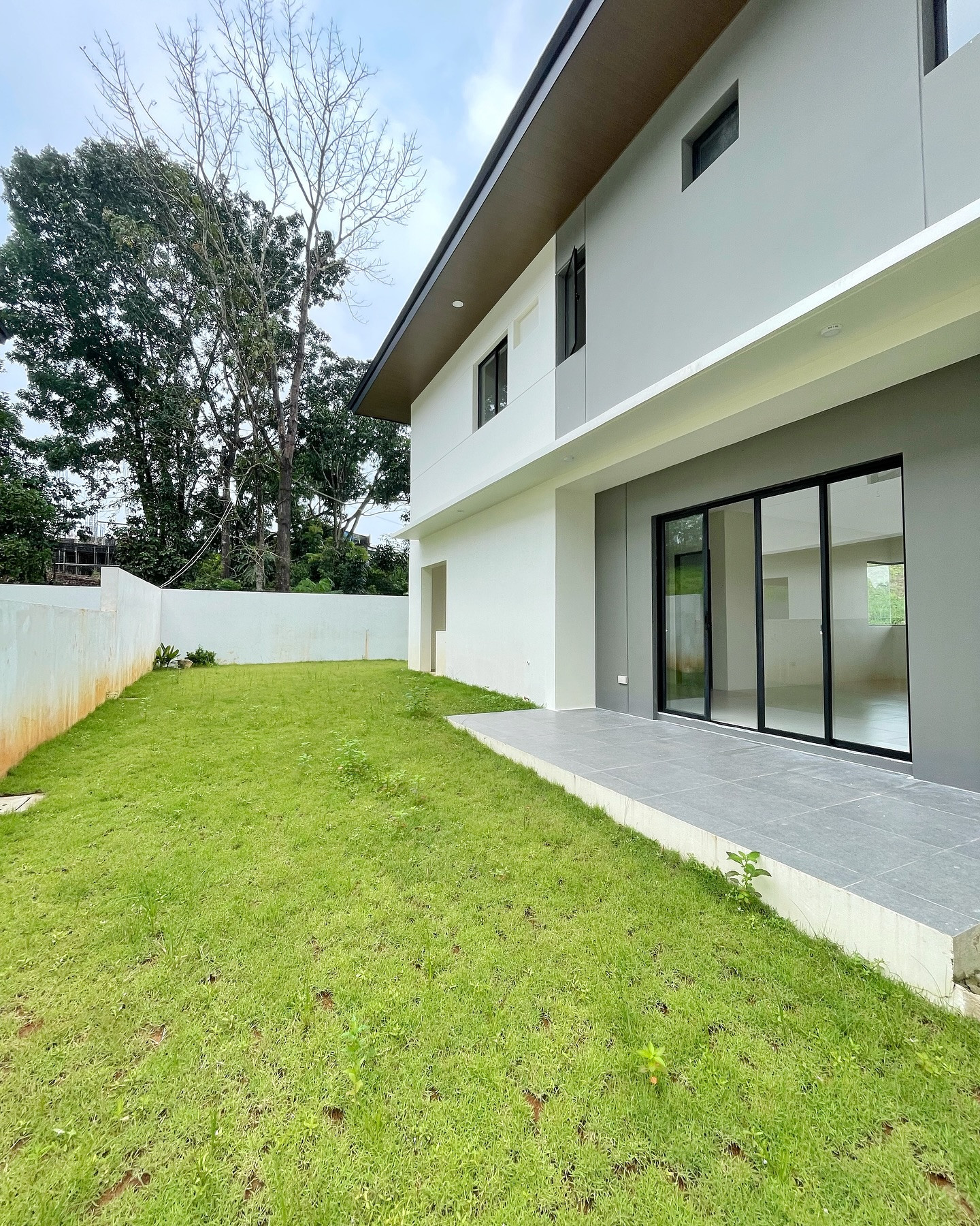 Brand New Modern Corner House for Sale in Sun Valley Estates Antipolo City photo 2