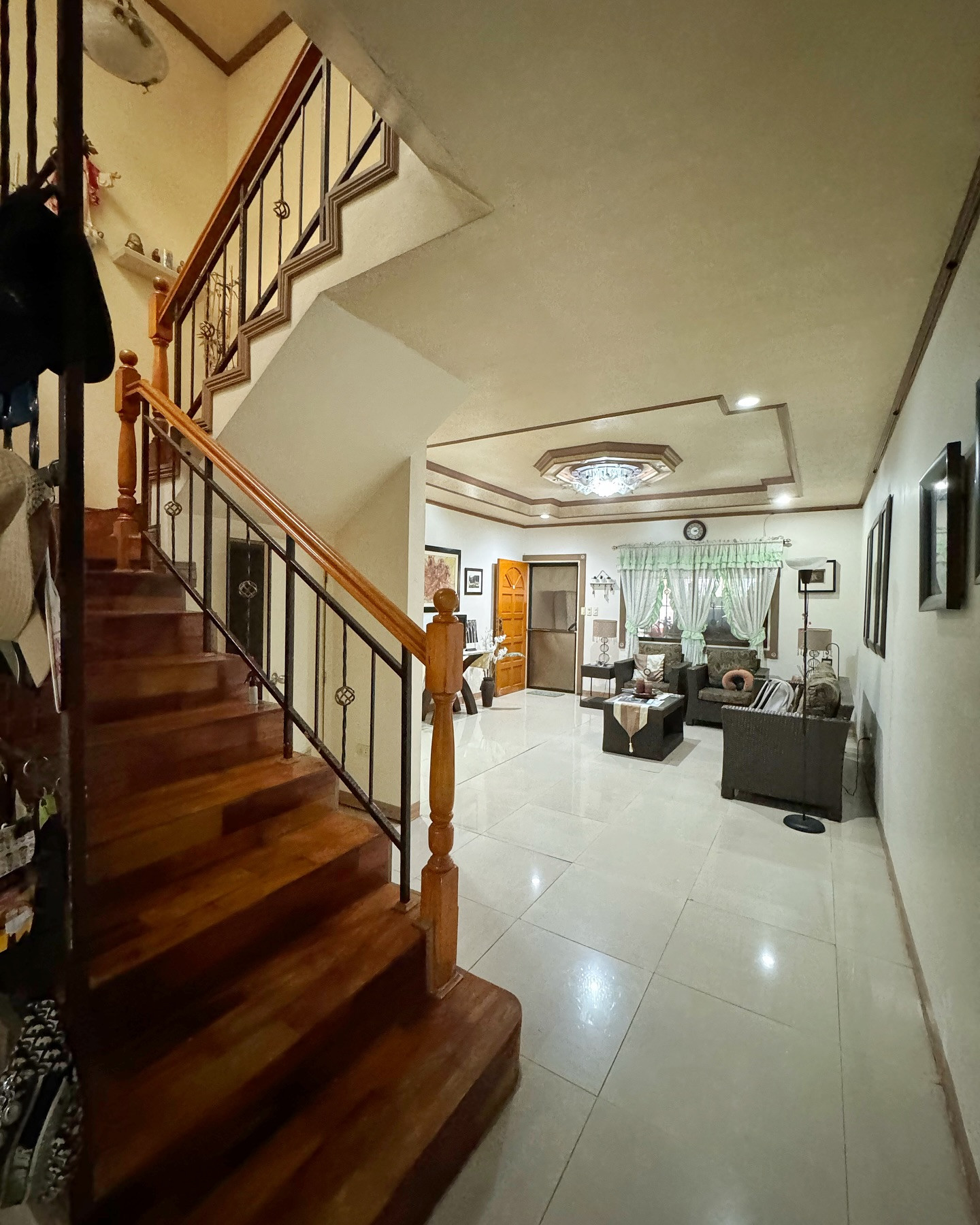 Well Maintained Townhouse near Banawe Ave. photo 3