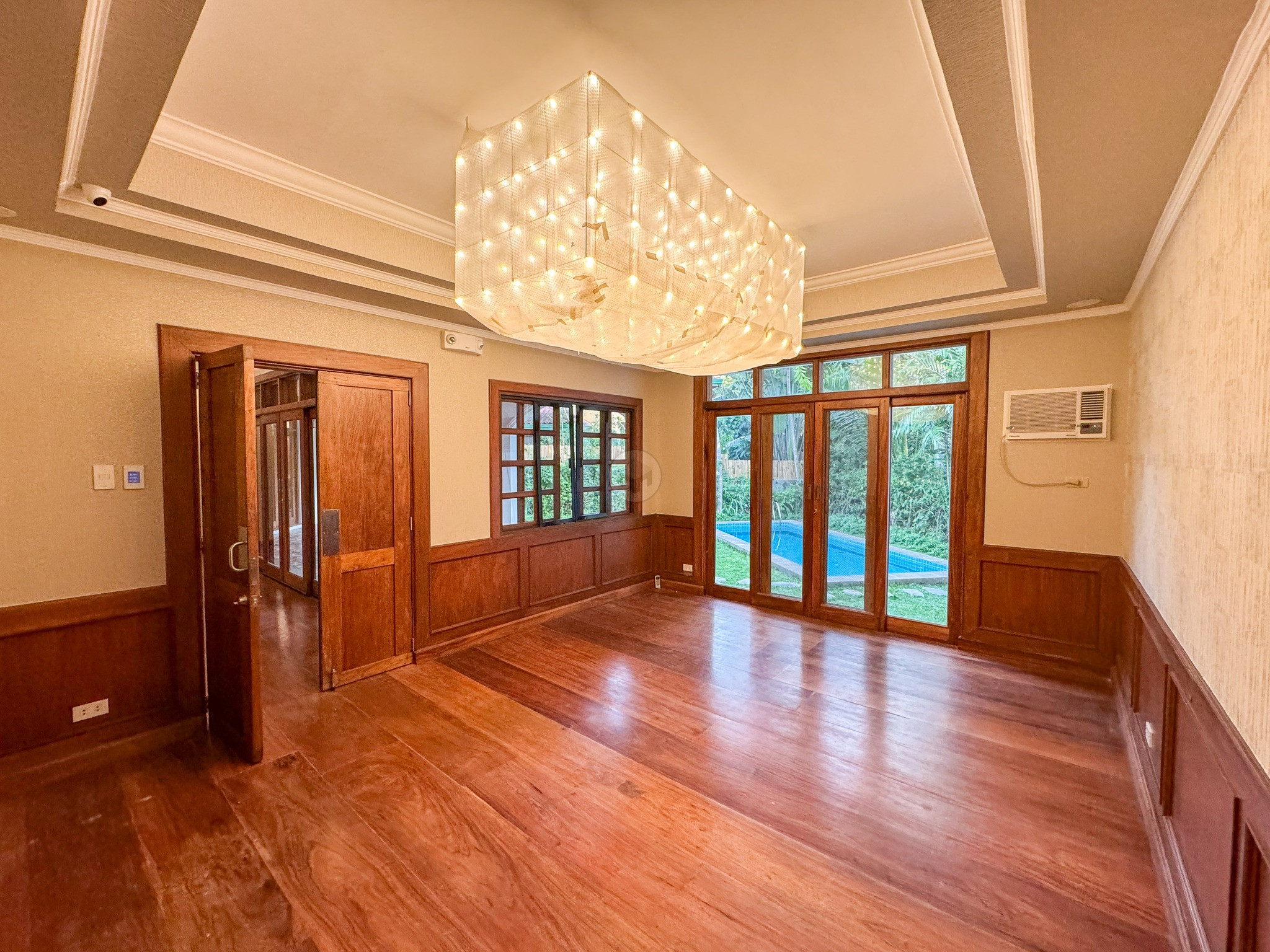 Captivating 4-Bedroom House for Sale in Ayala Alabang Village photo 4