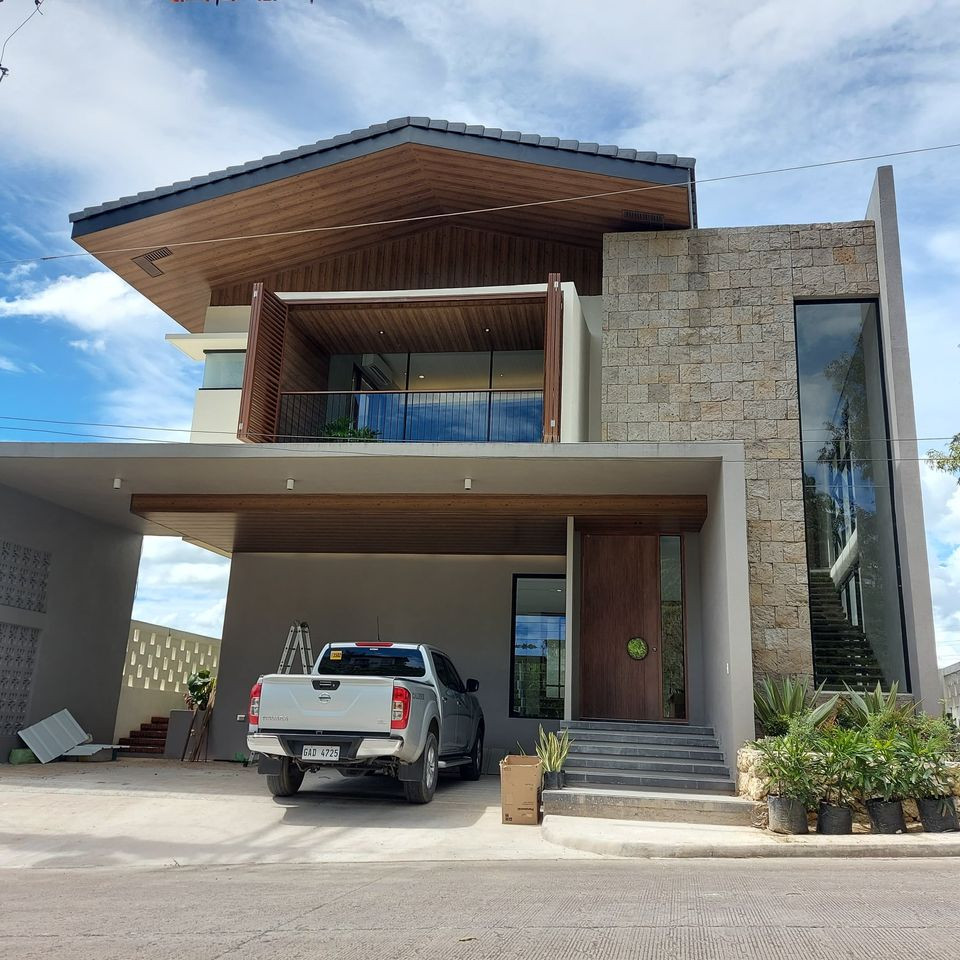 4 BEDROOM HOUSE WITH 3 CAR PARKING IN MANDAUE CEBU photo 1