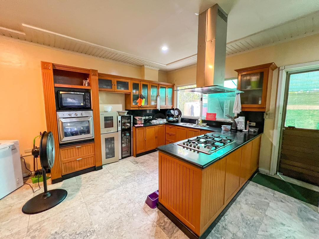 A Prime Attractive House and Lot for Sale in Ayala Alabang photo 5