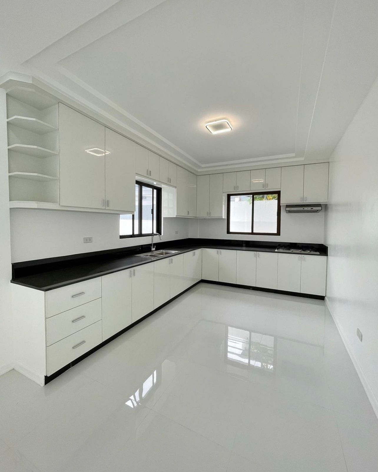 Captivating Brand New House and Lot for sale in Greenwoods Executive Village photo 5