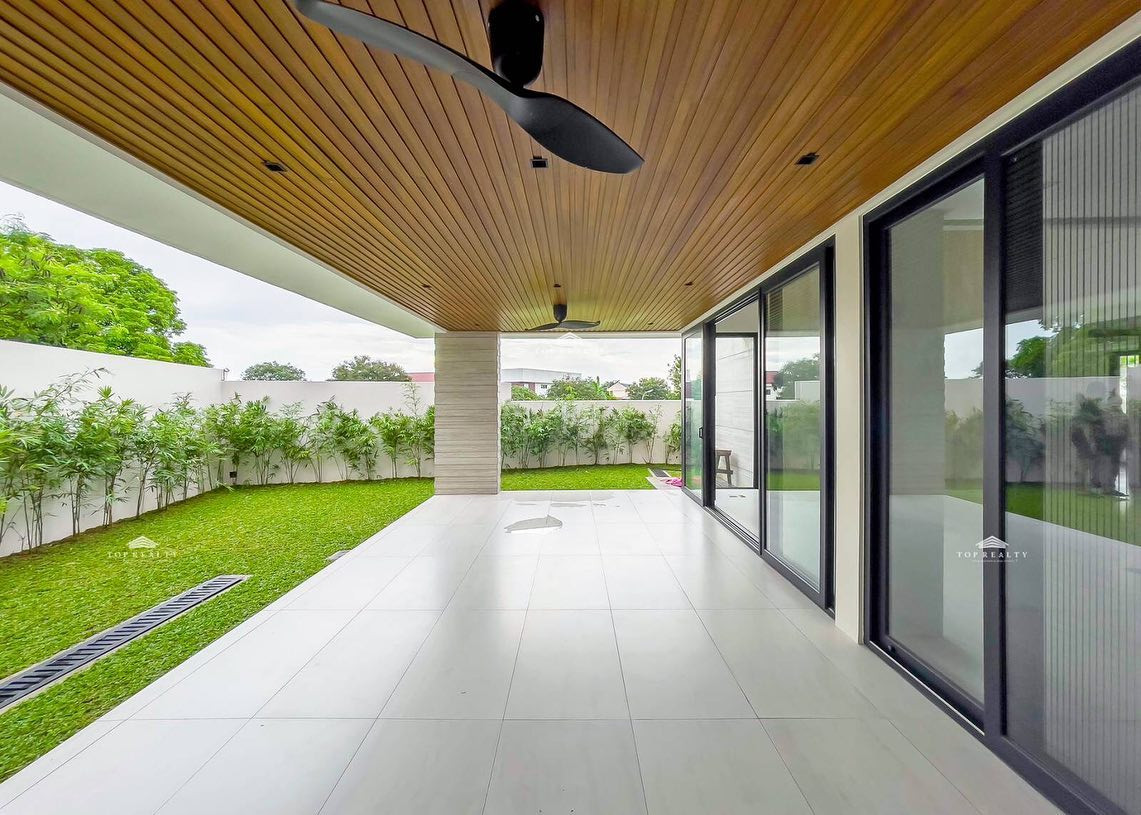 Massive Contemporary Smart Home in Ayala Southvale Primera, Las Piñas City photo 5