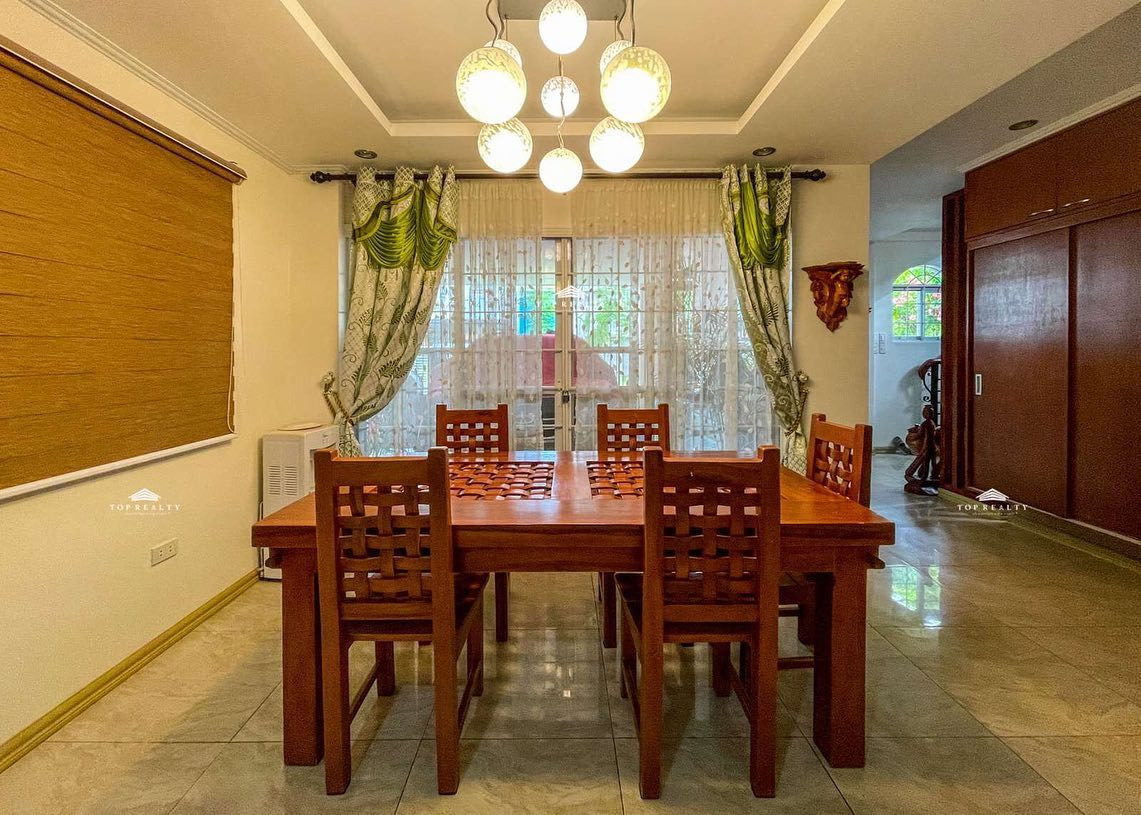 Homey 5BR House and Lot for Sale in El  Paseo De Fortunata photo 2