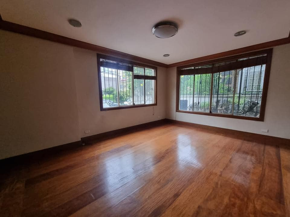 An Admirable 4 Bedroom House and Lot for Sale in Acropolis Subd. photo 4