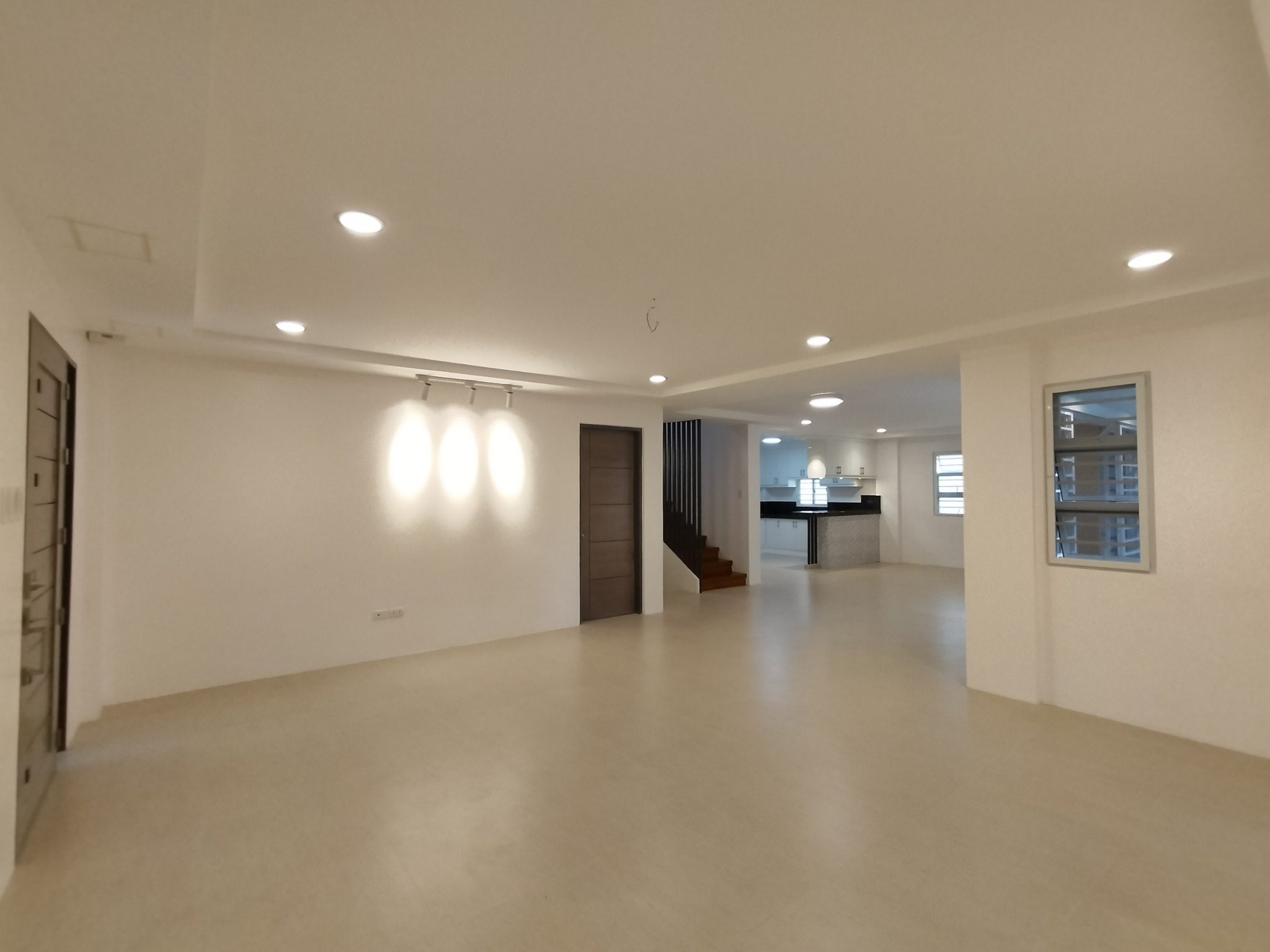 Brandnew Minimalist House For Sale photo 5