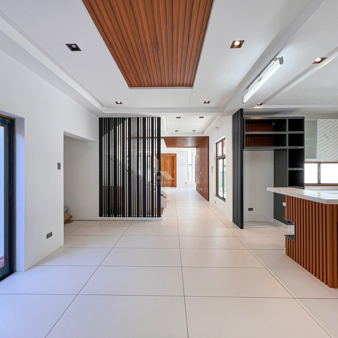 Sophisticated Modern Industrial House and Lot For Sale photo 2