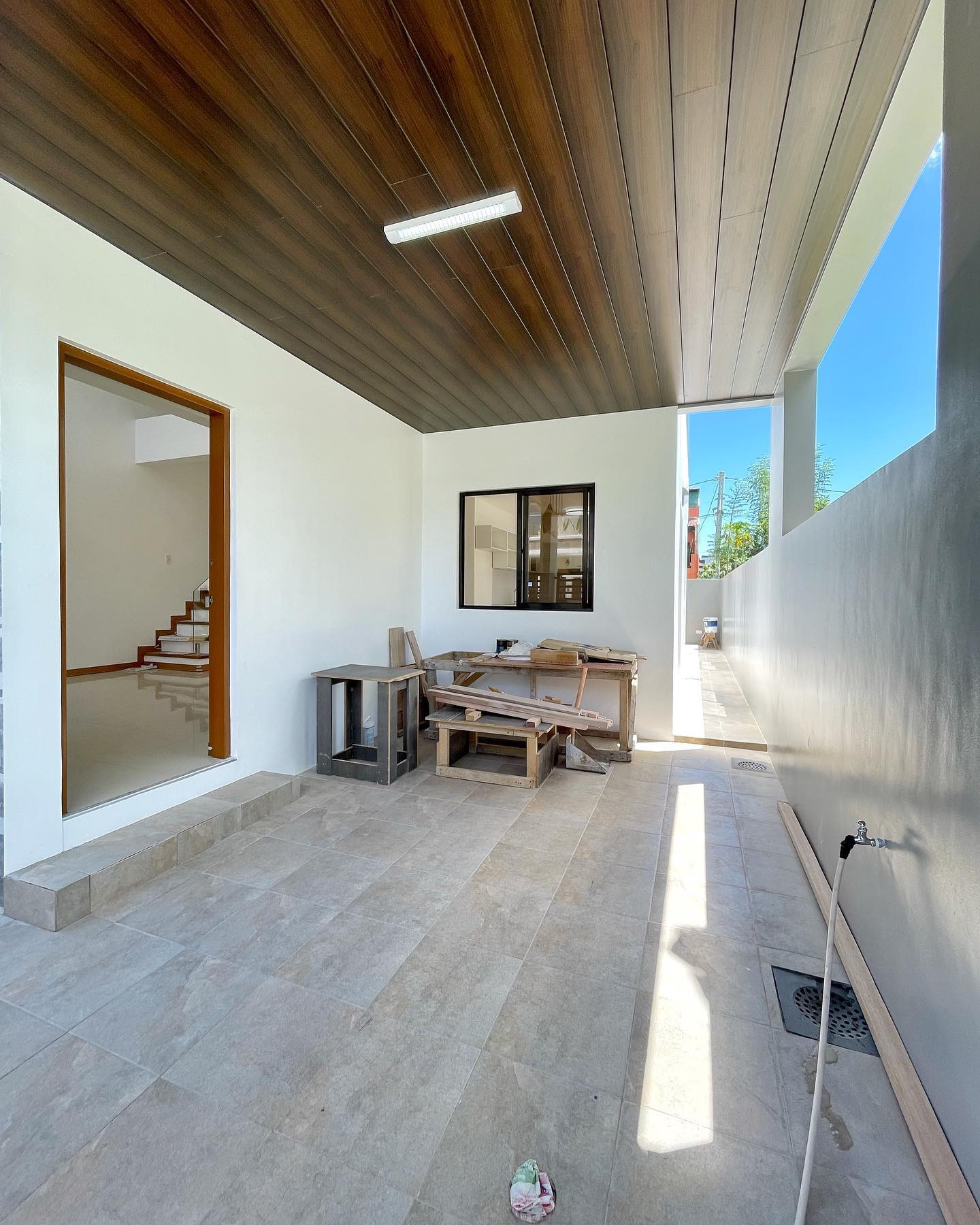 Brand New Modern House for Sale in Greenwoods Executive Village photo 2