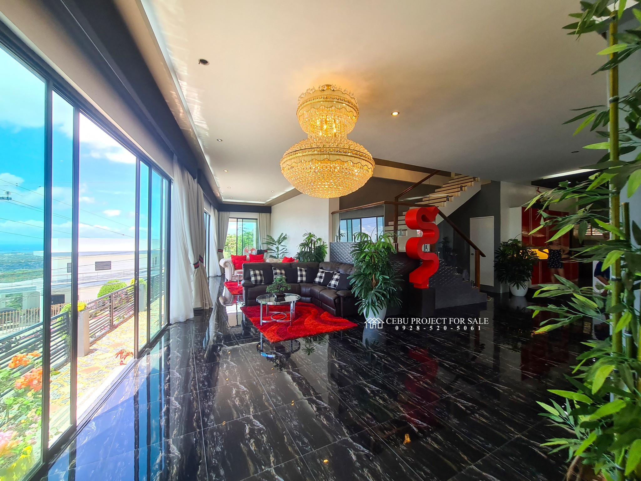 BEAUTIFULLY SITUATED in a high-end subdivision with a panoramic view of the city photo 4