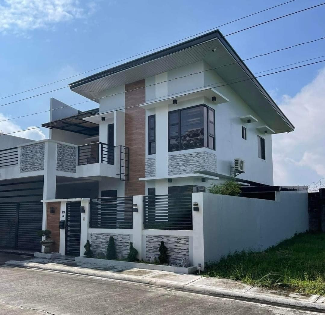 MODERN TWO STOREY HOUSE IN PAMPANGA NEAR CLARK AND BESIDE NLEX photo 2
