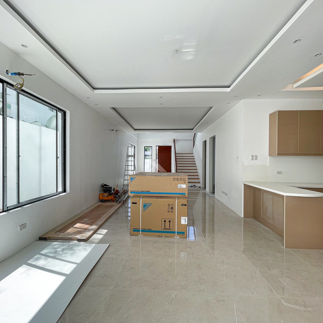 Remarkable Modern Asian For Sale in BF Homes photo 3