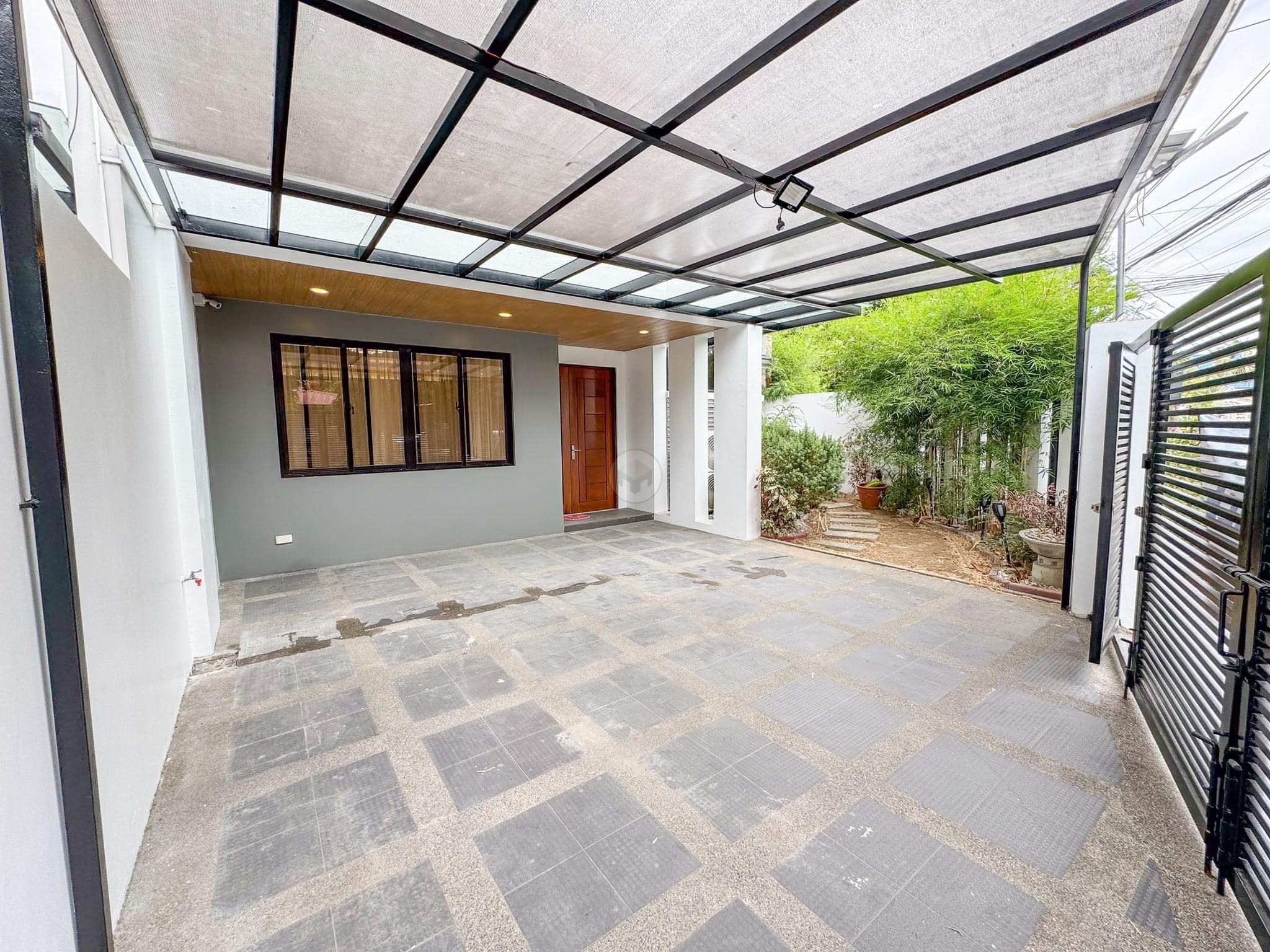 A Magnificent 3 Bedroom Duplex for Sale in BF Homes photo 2