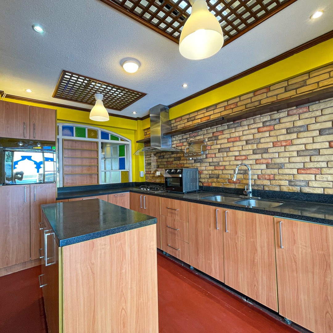 Classy Contemporary House and Lot For Sale in Merville Park, Paranaque City photo 3