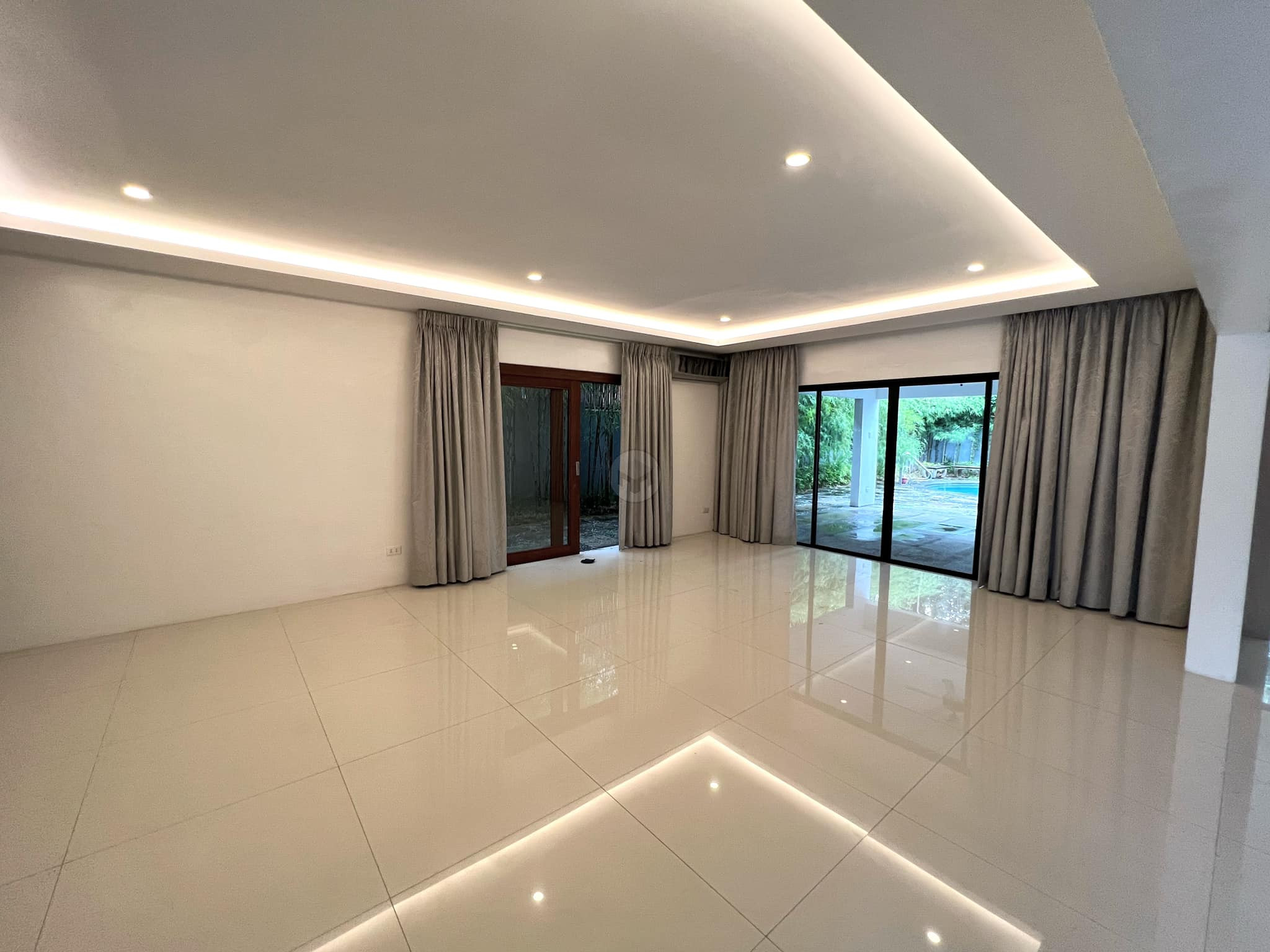 A Statuesque House and Lot for Sale in Makati City photo 4