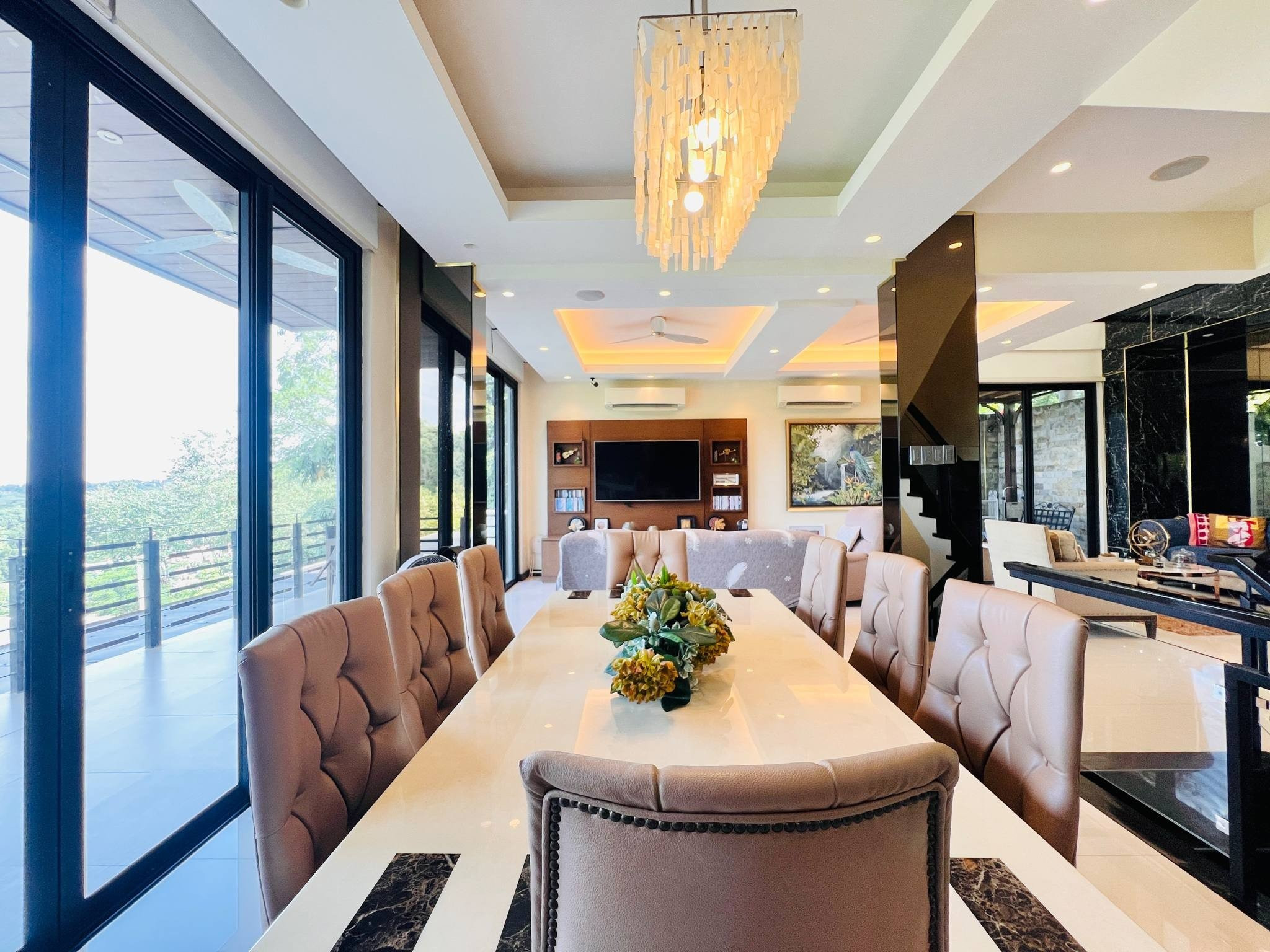 Discover this Stunning 5-Storey Contemporary Home in Parkridge Estate photo 2