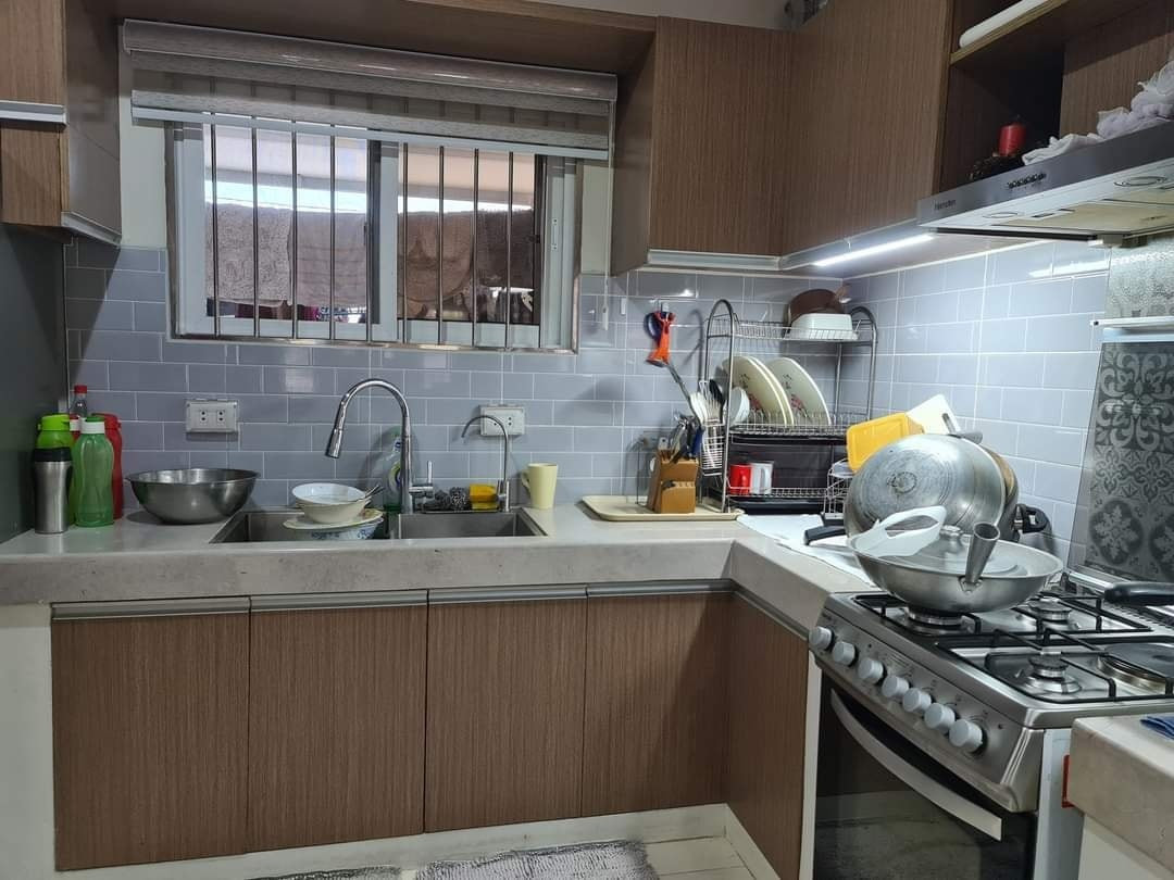 PRE-OWNED MODERN HOUSE FOR SALE photo 4