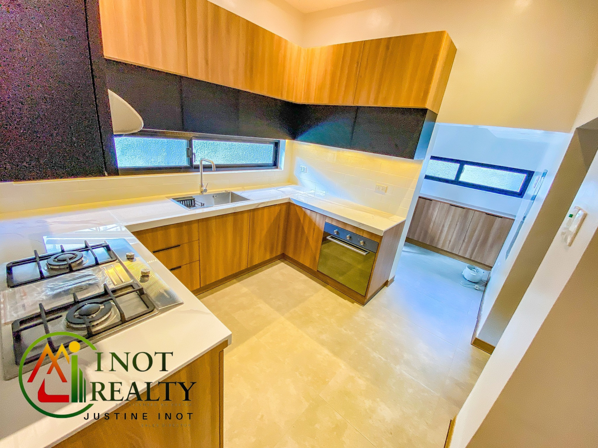 Modern Asian Contemporary House photo 4