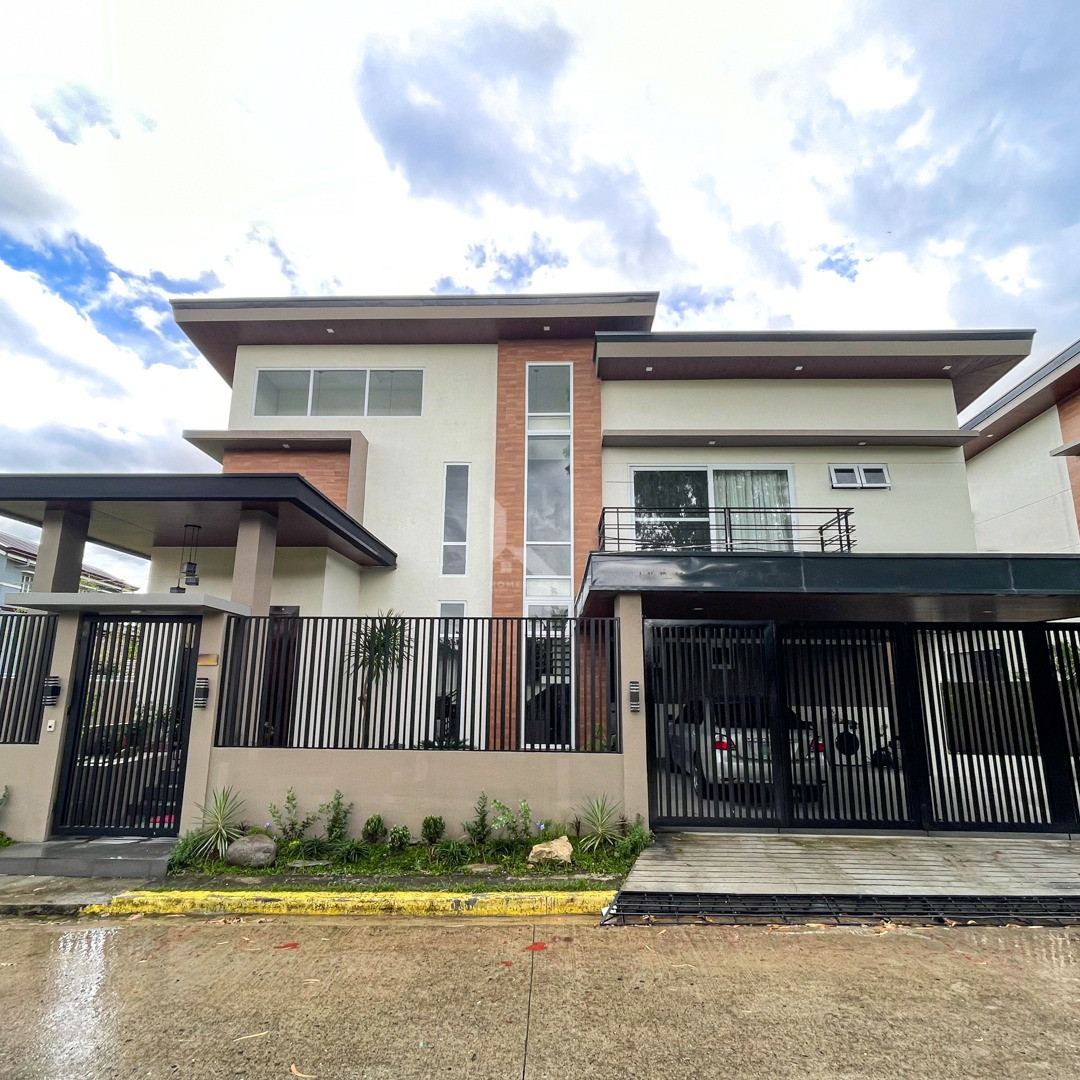 Elegant Modern Contemporary House and Lot For Sale in Dasmariñas, photo 1