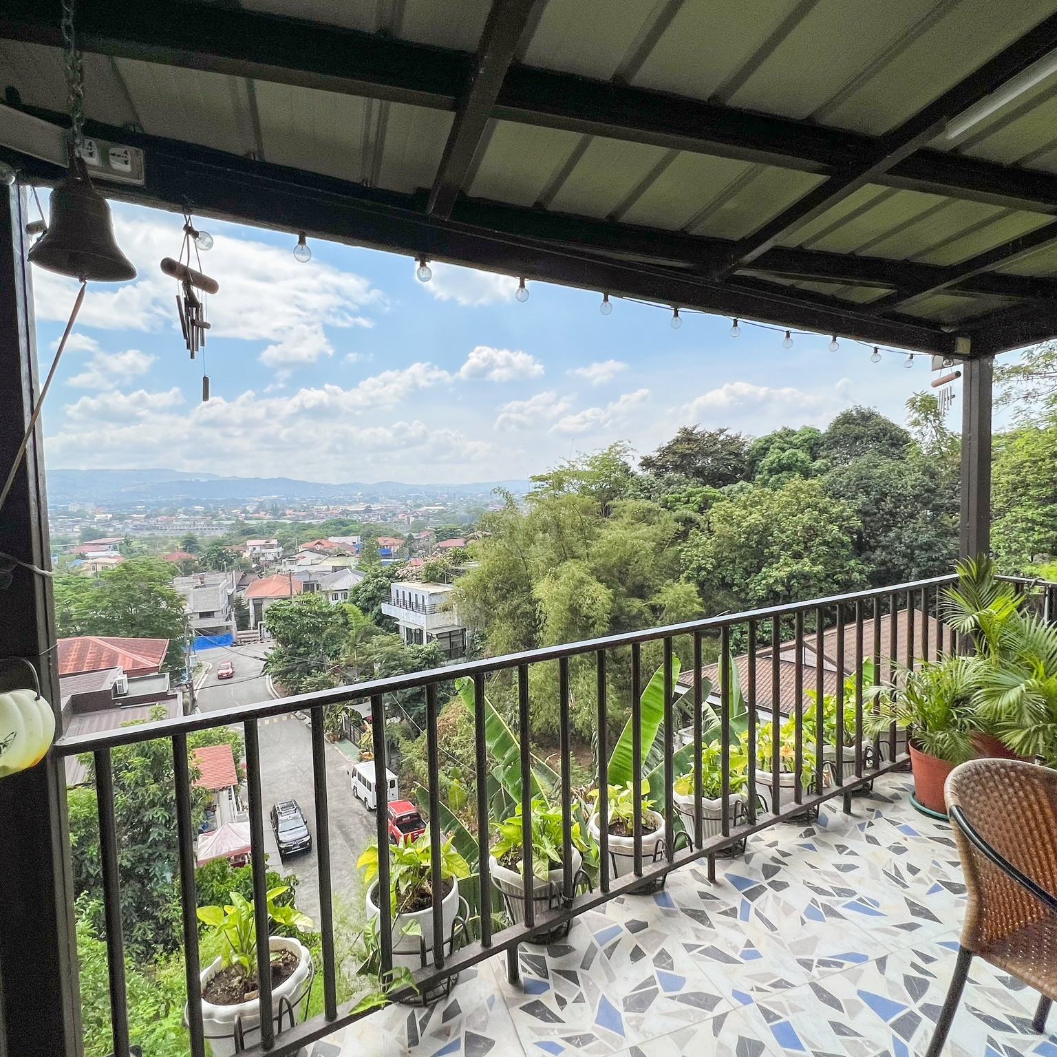 Grand and Immaculate House for Sale in Capitol Homes, Quezon City photo 3