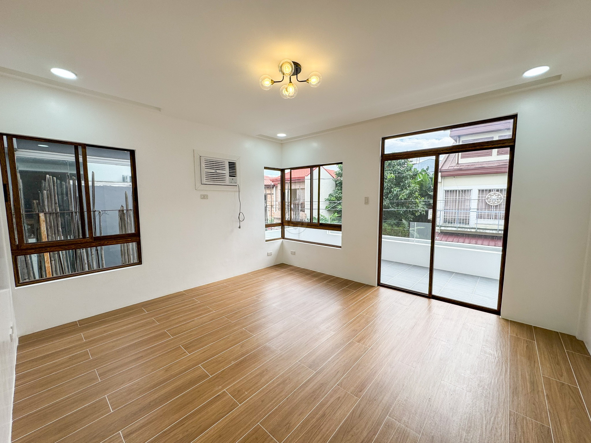 Brand-new 4 Bedroom House for Sale in Greenwoods Village, Pasig photo 4