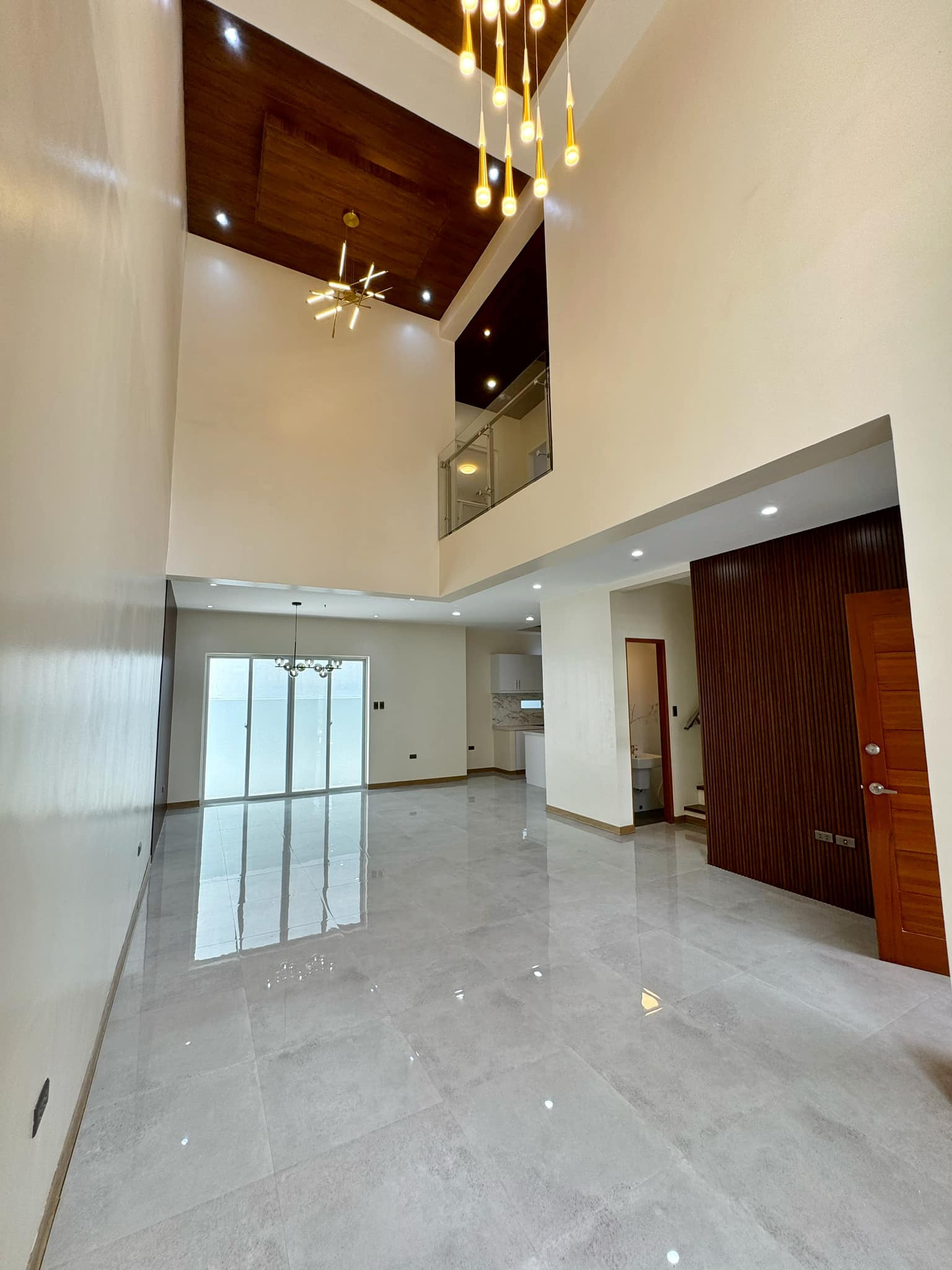 Brand New Modern 3-Storey House for Sale in Greenwoods Executive Village photo 2