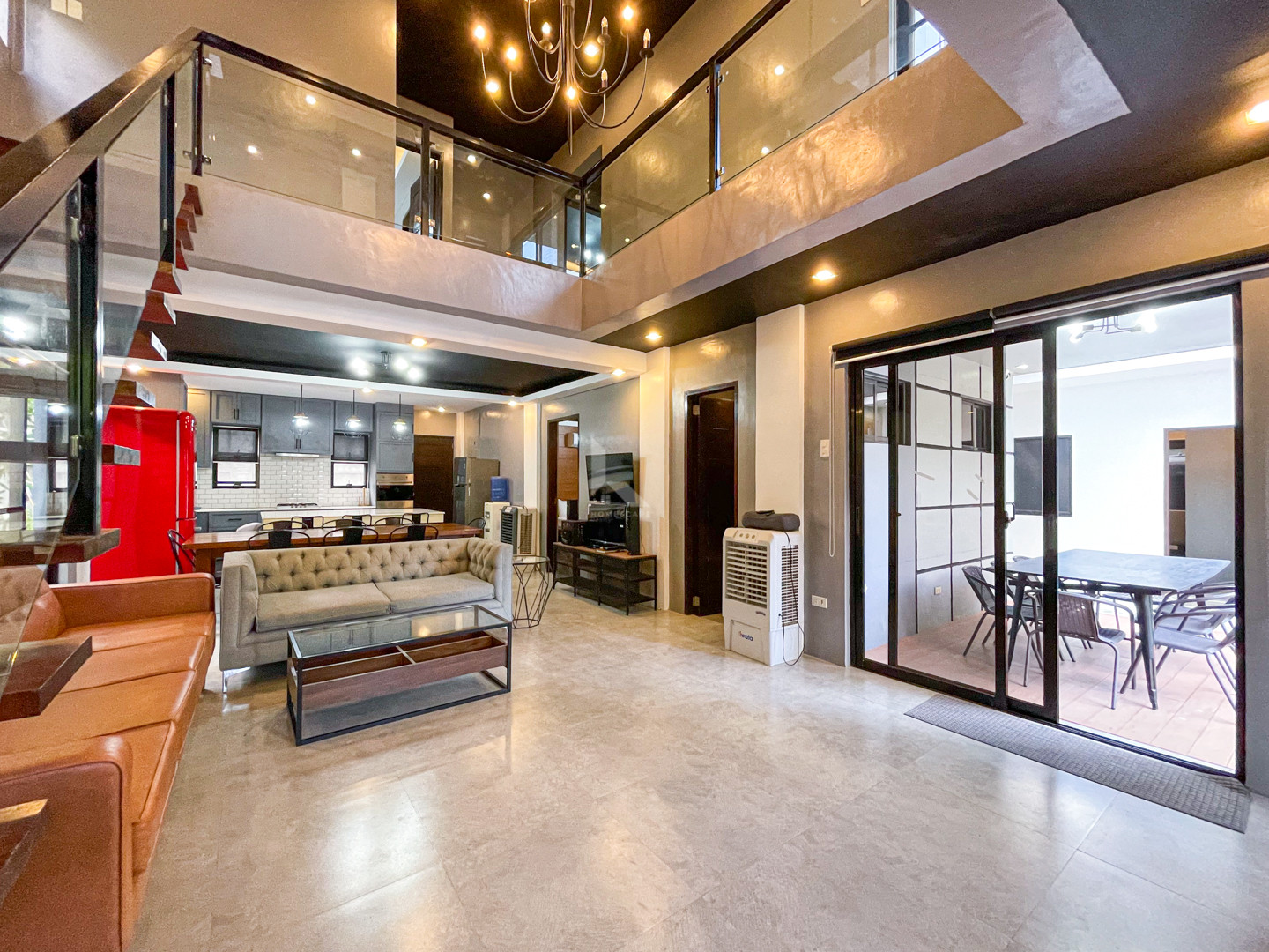 Cozy Modern Tropical Fully Furnished photo 3
