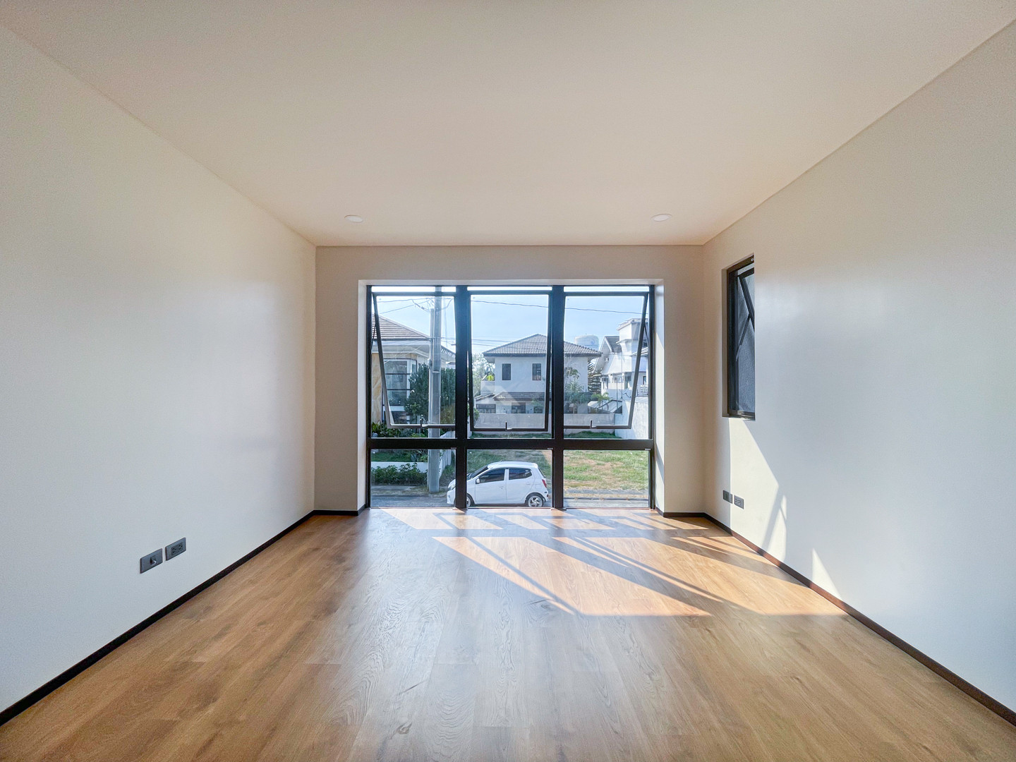 Elegant Modern House and Lot For Sale in Verdana Homes, Binan Laguna photo 4