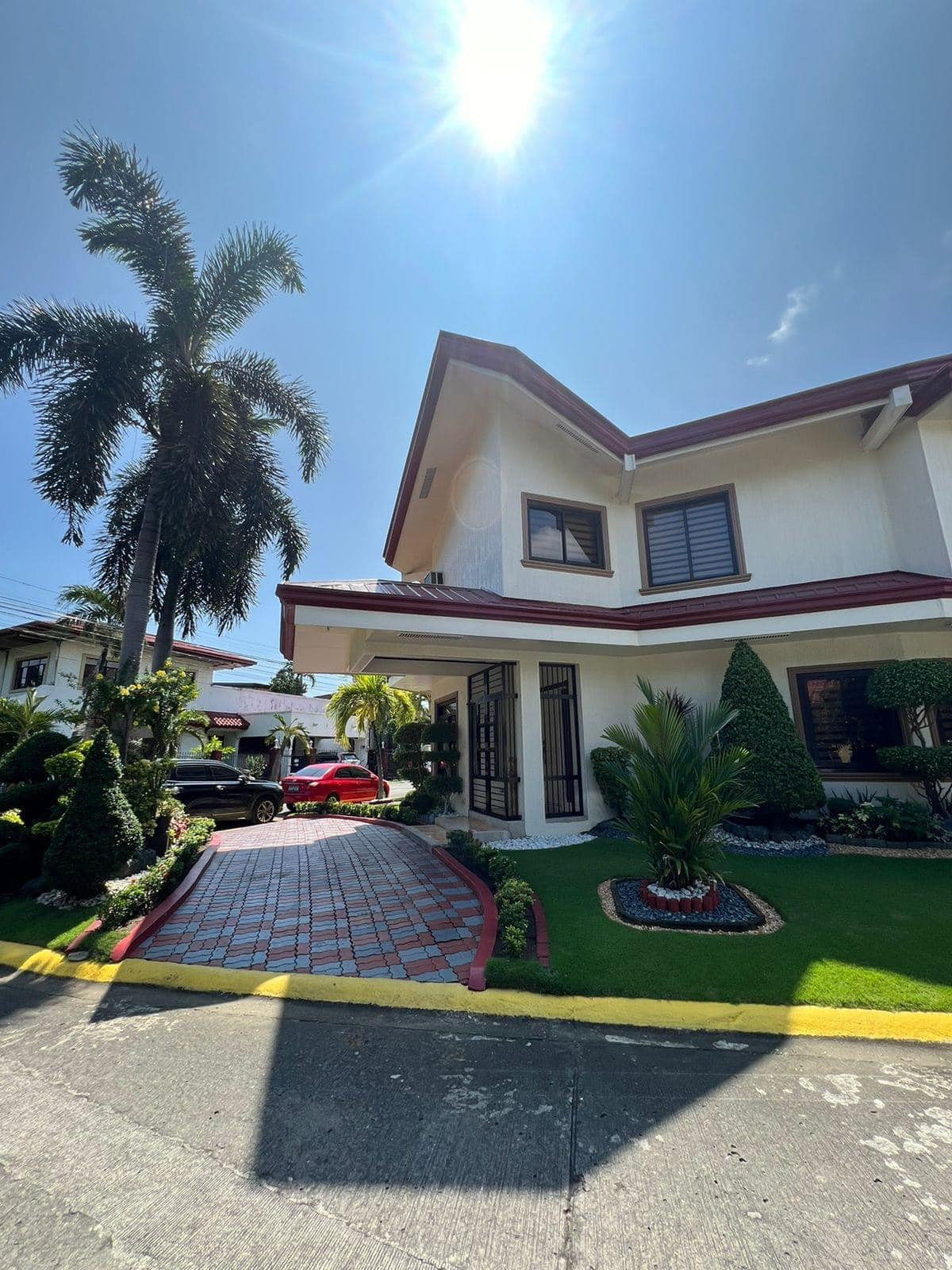 A Magnificent 4 Bedroom House and Lot for Sale in BF Homes, Parañaque photo 2