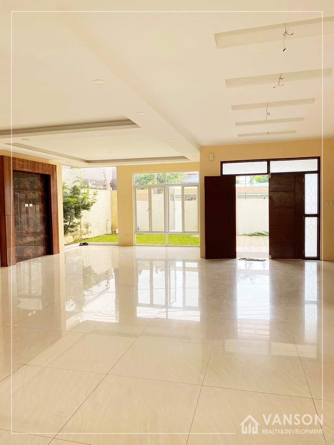 HOUSE AND LOT FOR SALE IN QUEZON CITY photo 3