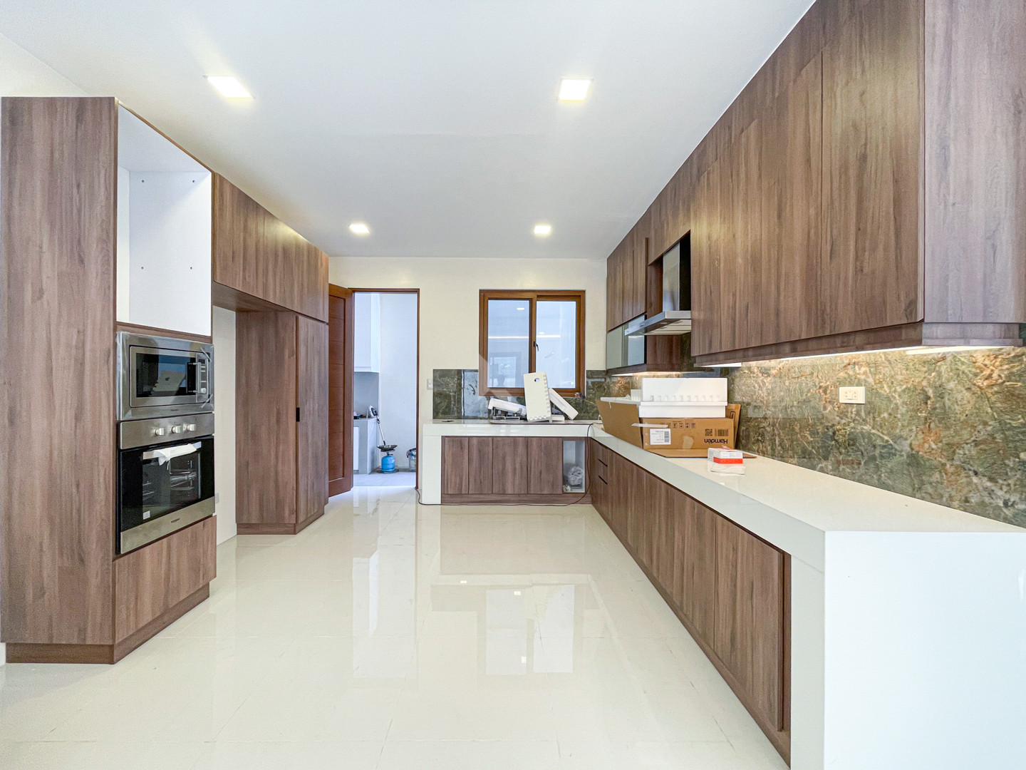 Sophisticated Modern Contemporary House and Lot For Sale photo 3
