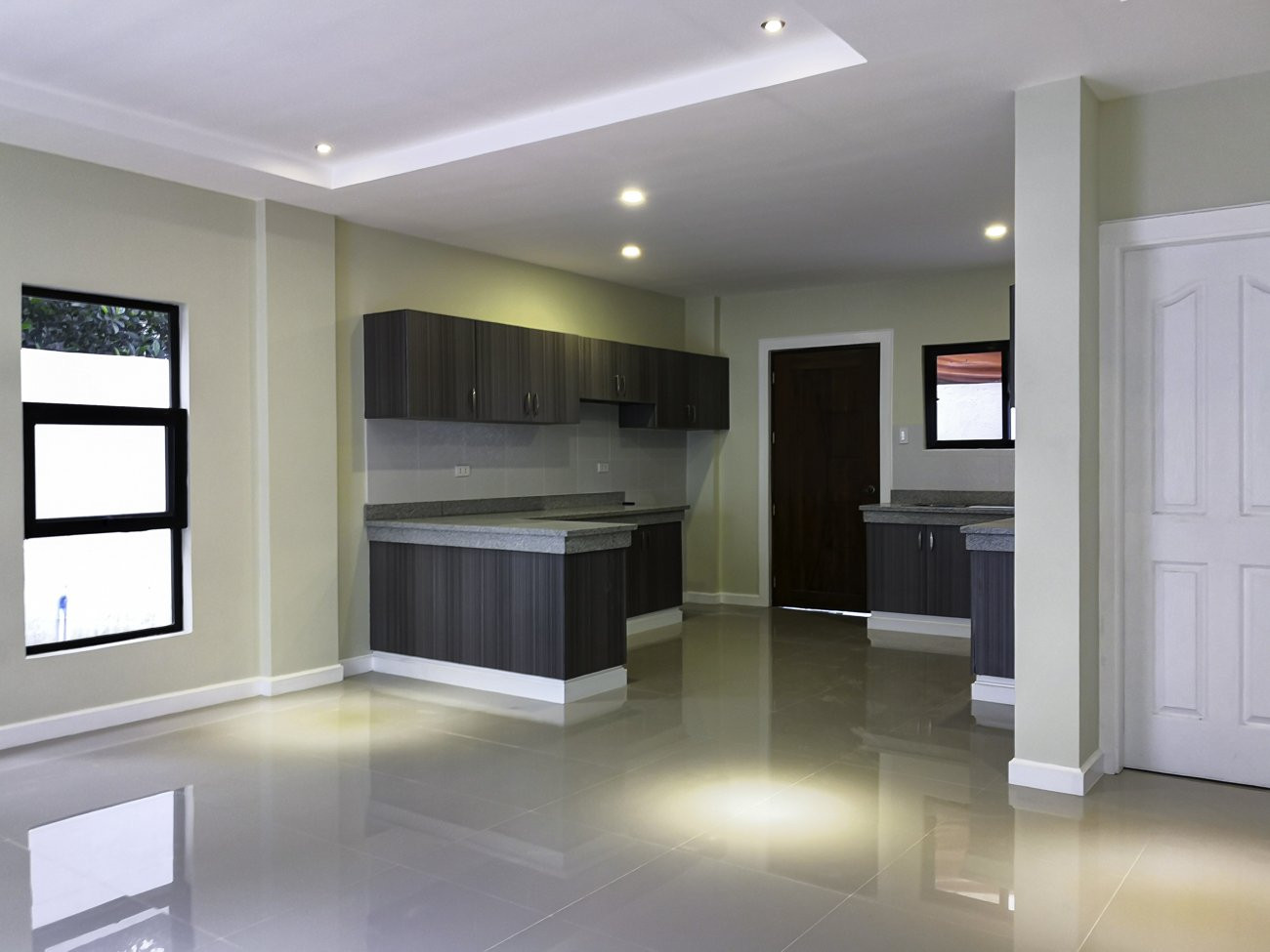 Modern 2-storey Home for Sale photo 5