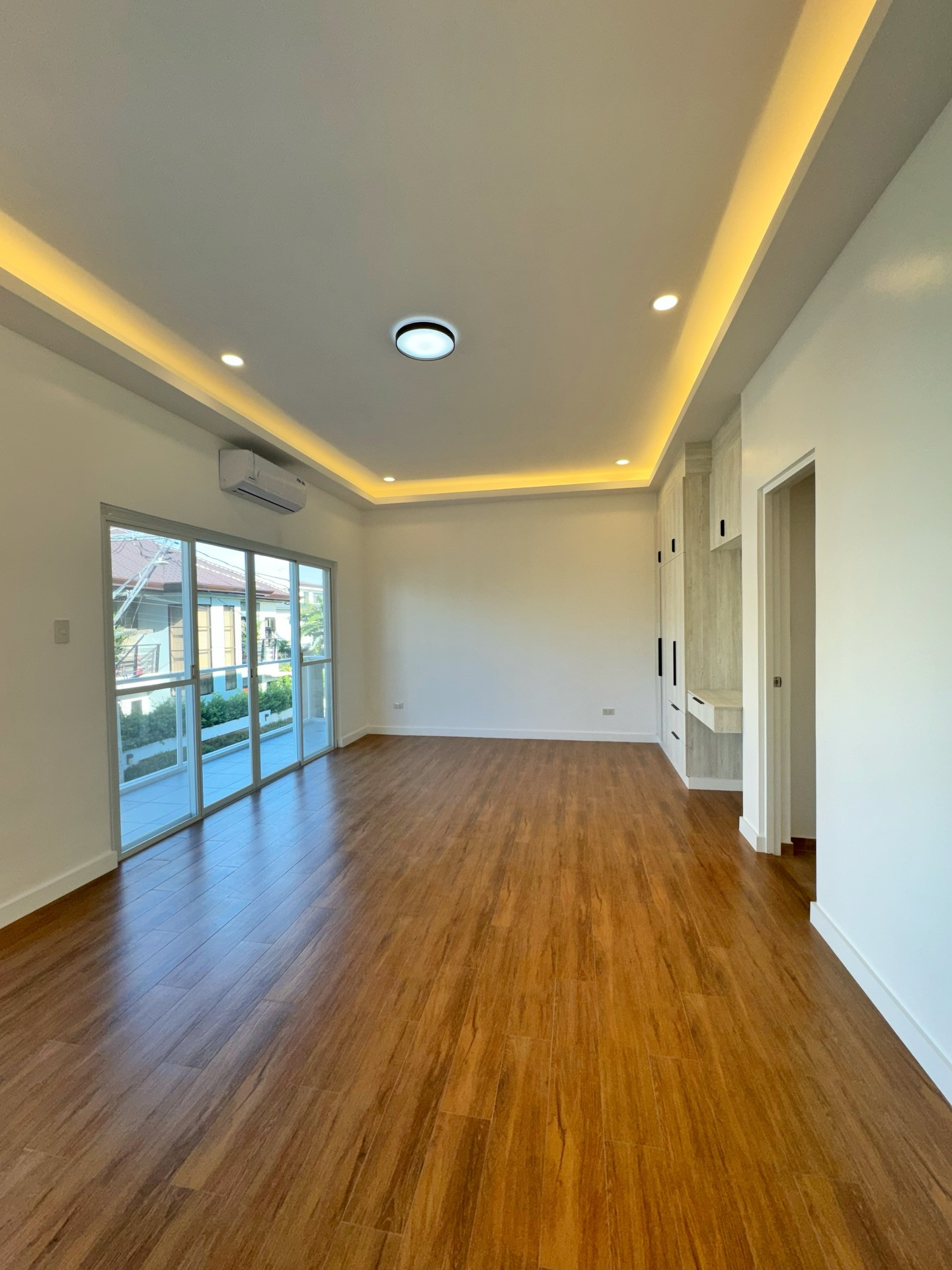 Brand New Modern House for Sale photo 5