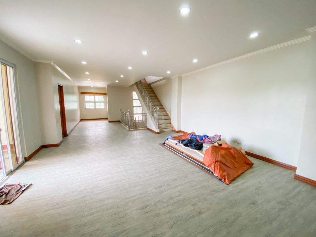 Inside of a Gleaming House and Lot in Heroes Hill, Quezon City photo 4