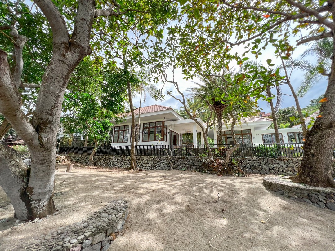 A Beautiful Beach Front Home in Peninsula De Punta Fuego, Batangas photo 4