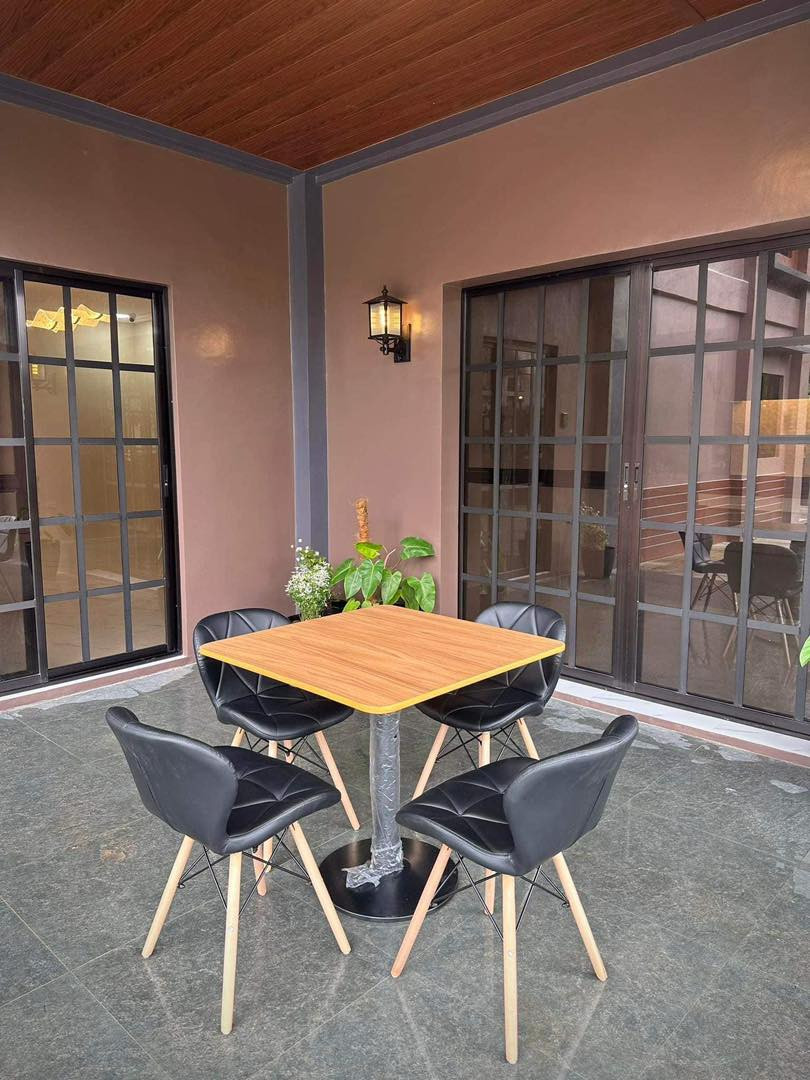 A Splendid 4 Bedroom House for Sale in Tagaytay City photo 4