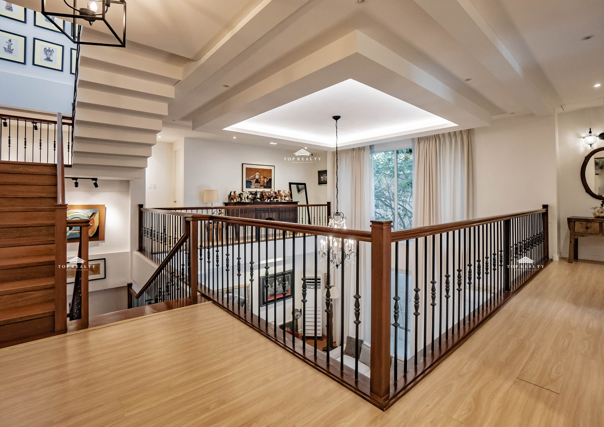 A fully furnished house and lot built with high-end materials photo 3