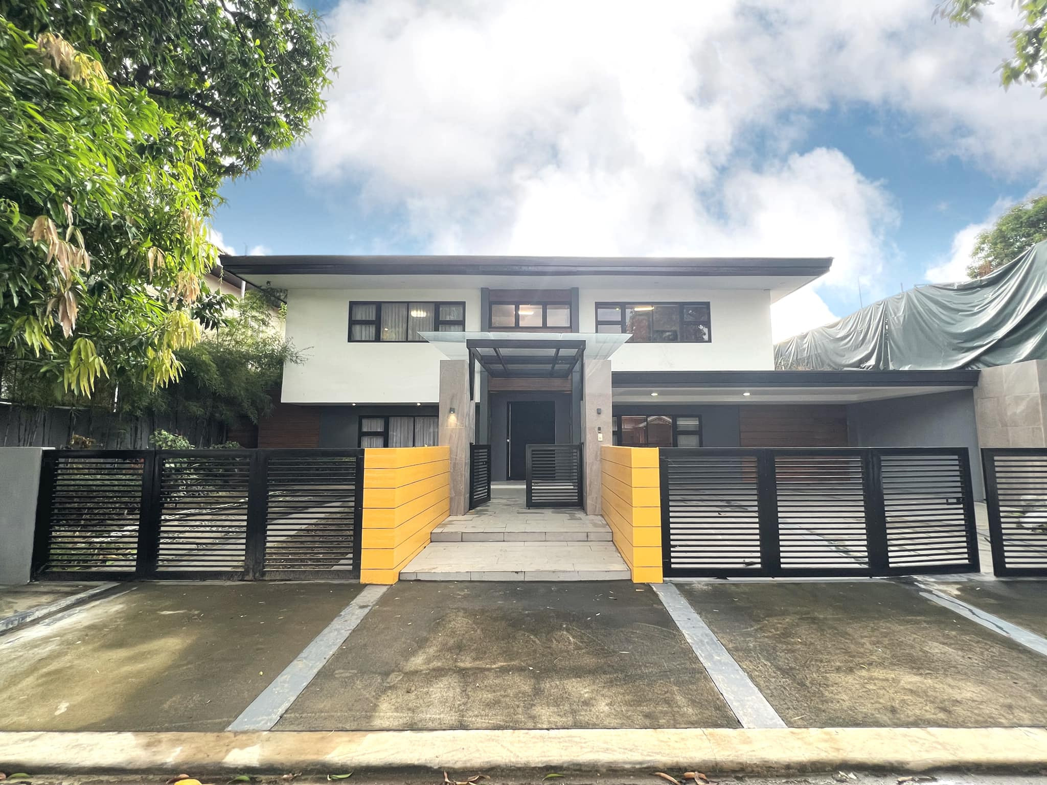 A Statuesque House and Lot for Sale in Makati City photo 1