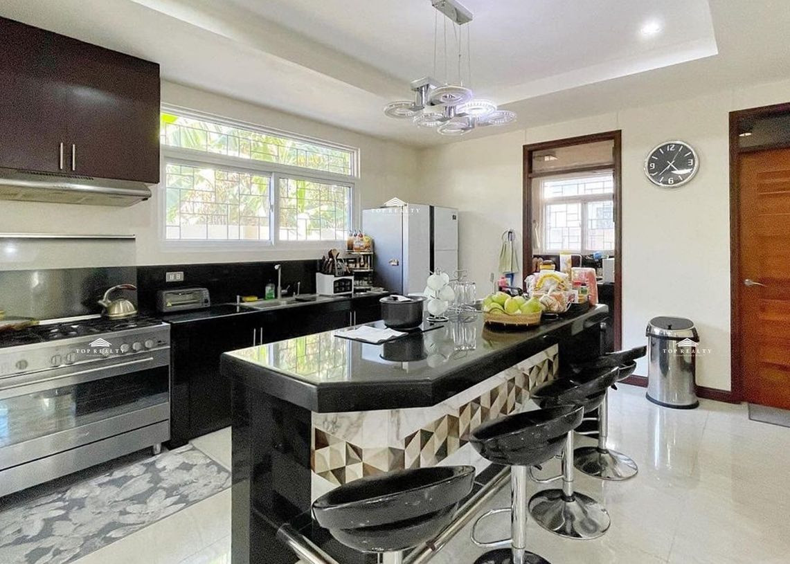 Modern House and Lot for Sale in Jaleville Subdivision, Parañaque City photo 3