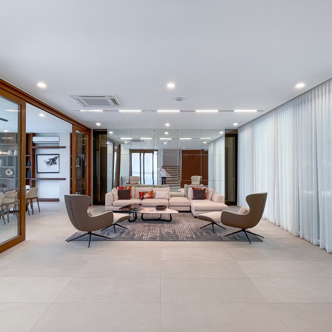Modern Ultra-Luxurious Corner House with Full Basement For Sale photo 5