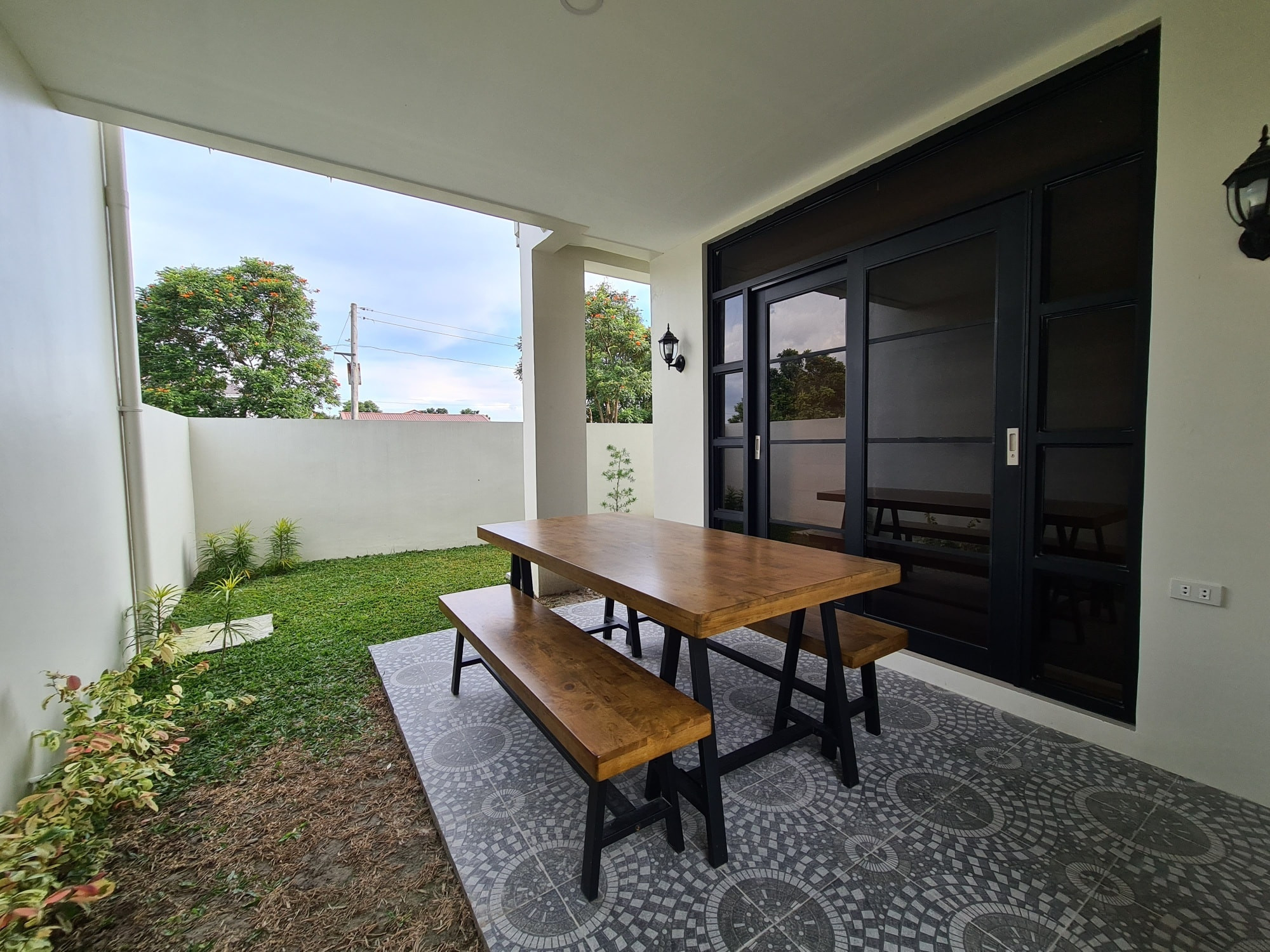 Brand New Modern Two Storey House For Sale photo 5