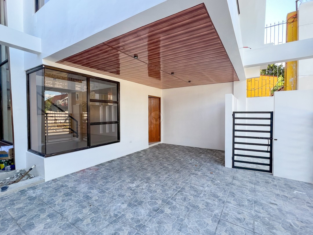 Experience Comfort & Style in this House for Sale in BF Homes, Las Pinas photo 2