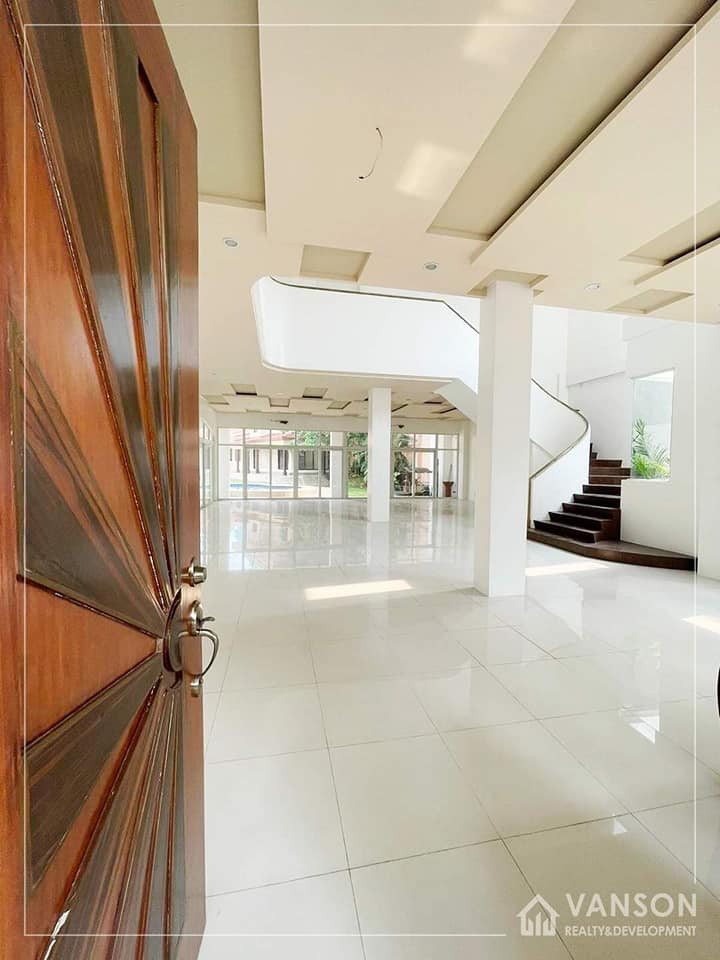 HOUSE AND LOT FOR SALE IN PROJECT 4, QUEZON CITY photo 5