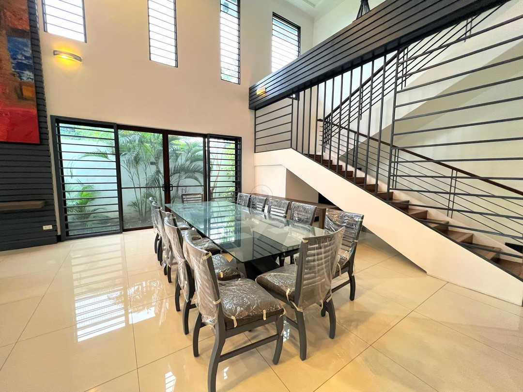A Beautiful Spacious House and Lot for Sale in Multinational Village, Parañaque photo 2