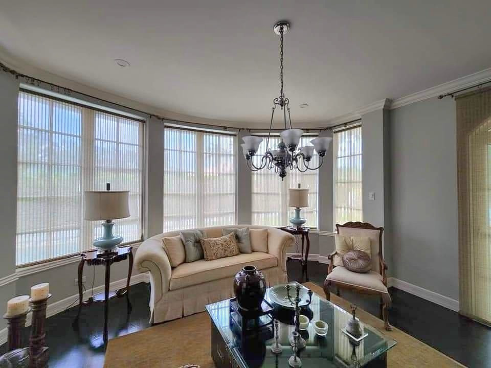 Luxurious Mansion with Pool for Sale! photo 5